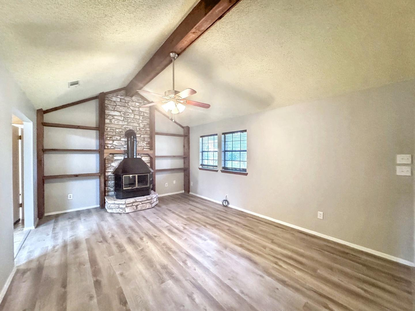 501 Ridge Dr, San Marcos, TX 78666