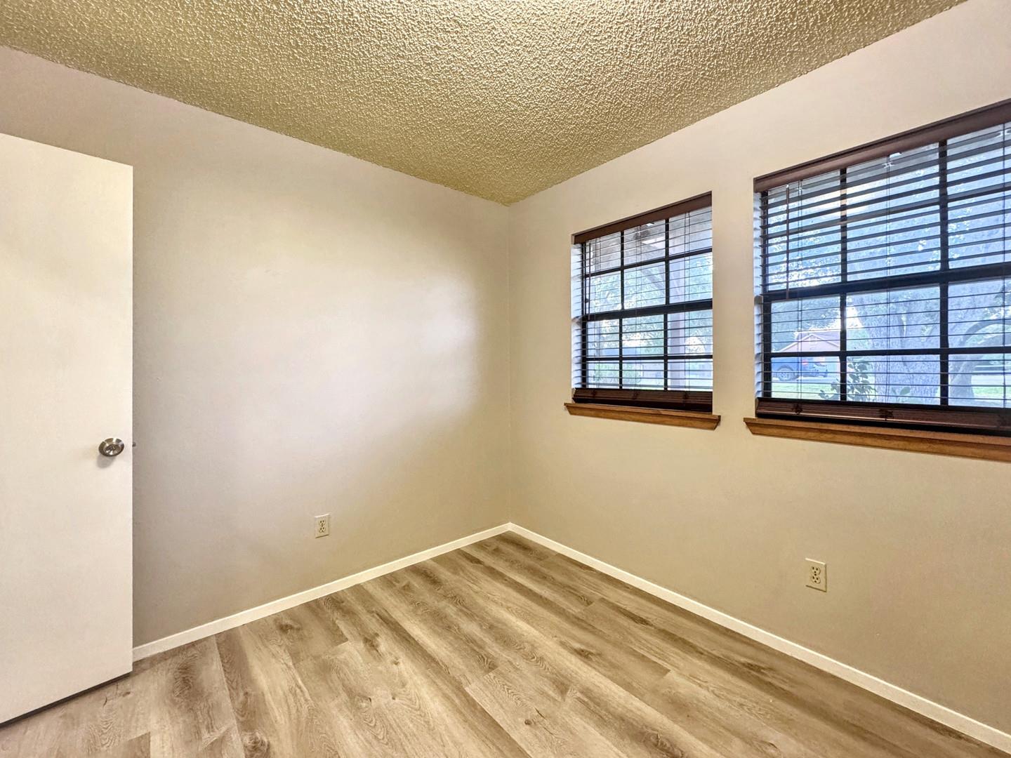 501 Ridge Dr, San Marcos, TX 78666