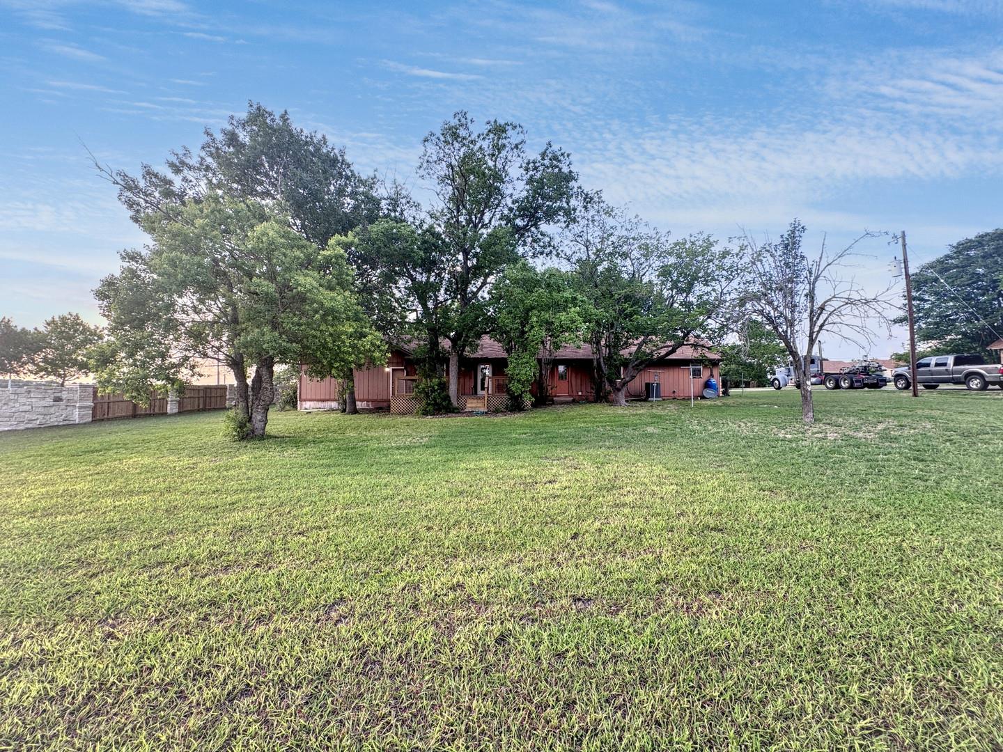 501 Ridge Dr, San Marcos, TX 78666