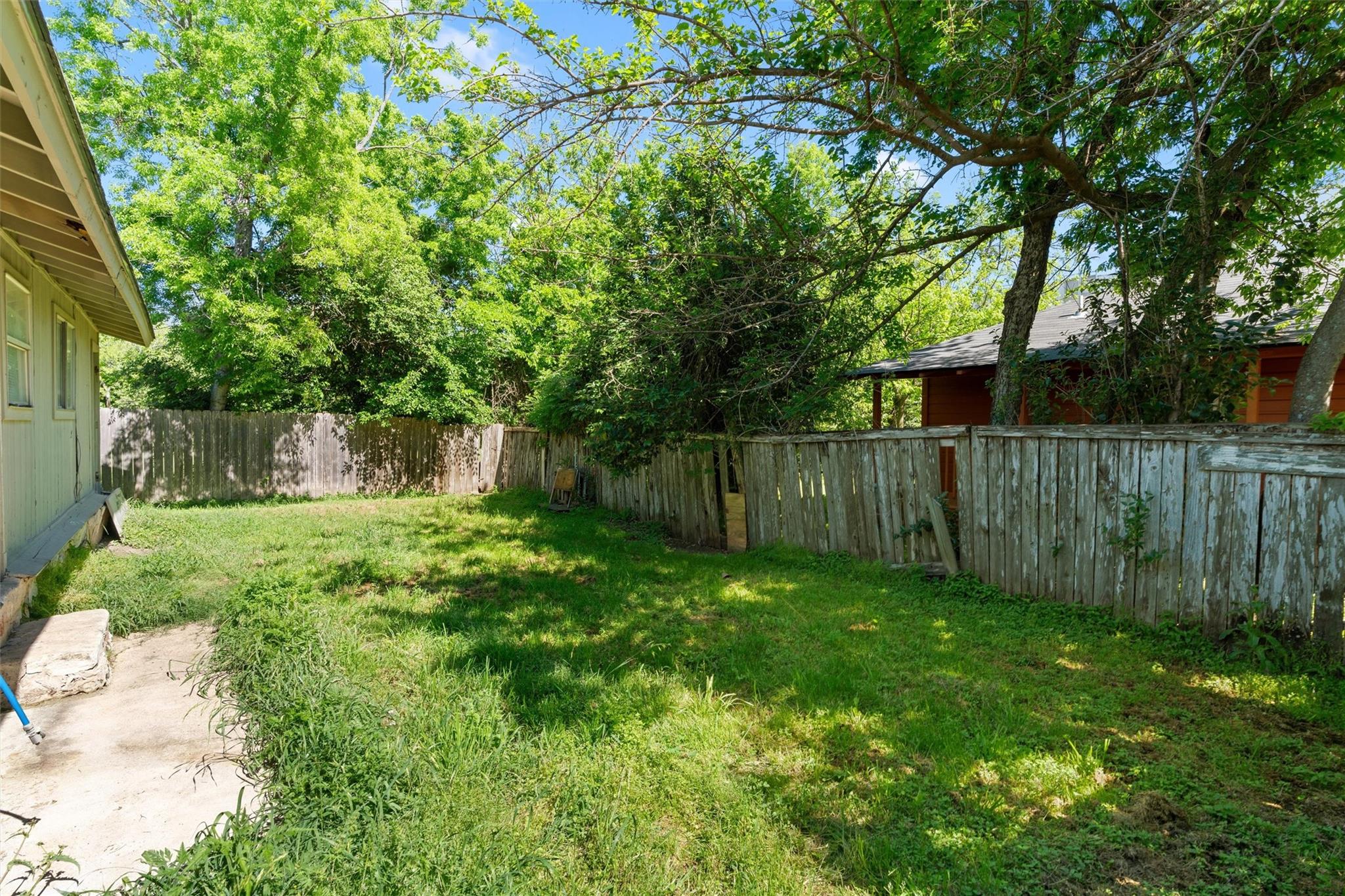 203 E Anderson Ave, Round Rock, TX 78664