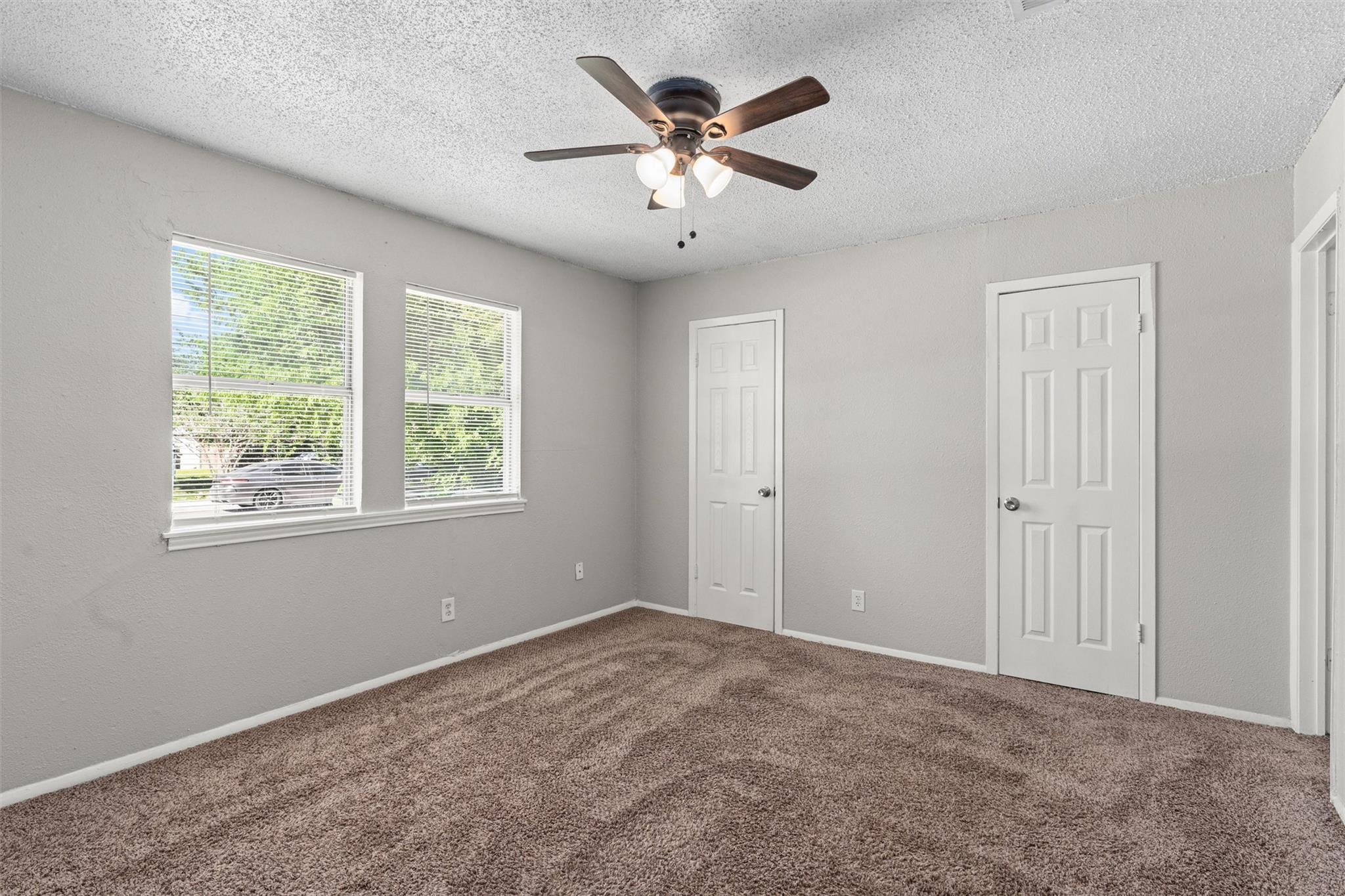 203 E Anderson Ave, Round Rock, TX 78664