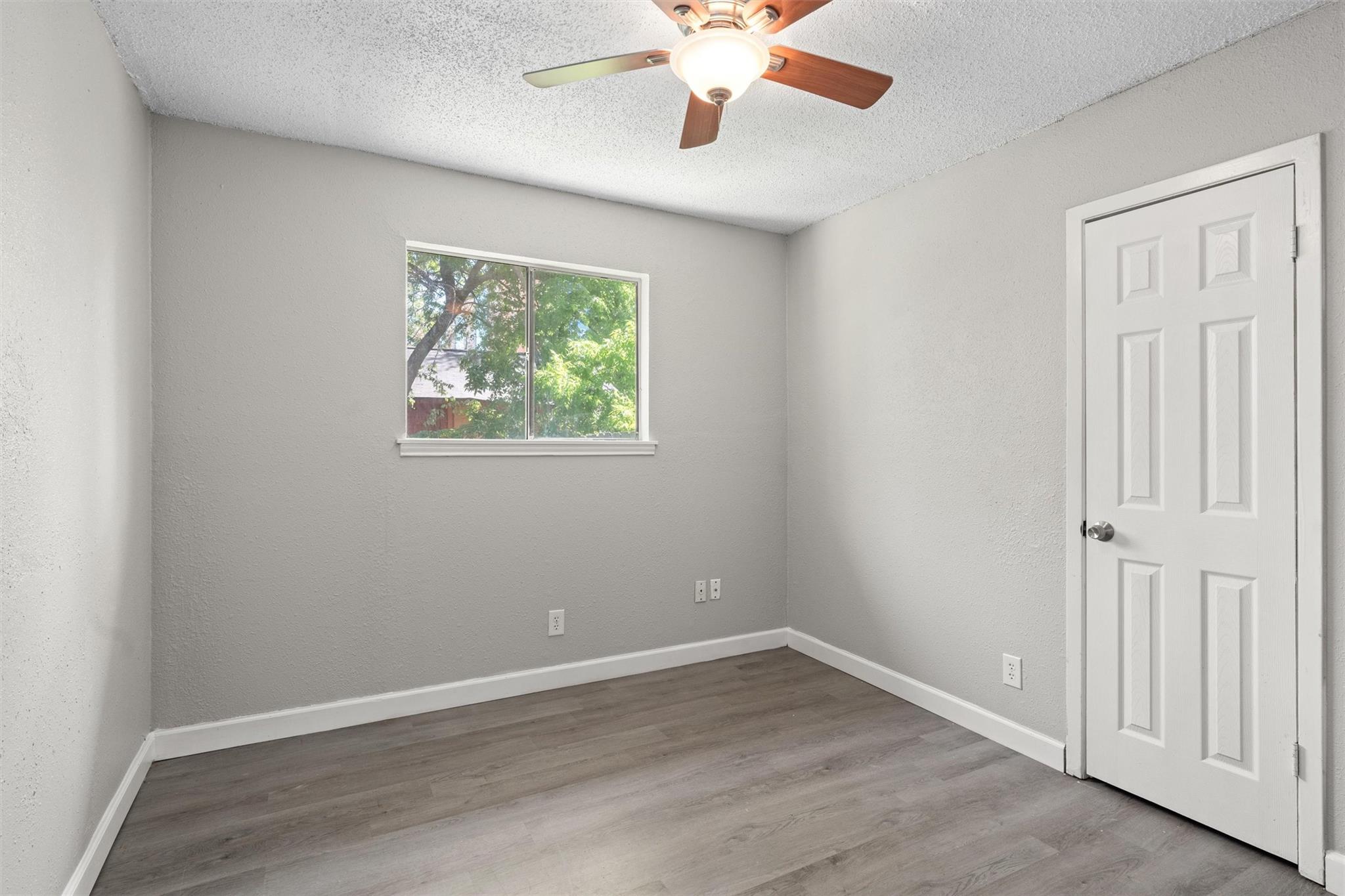 203 E Anderson Ave, Round Rock, TX 78664