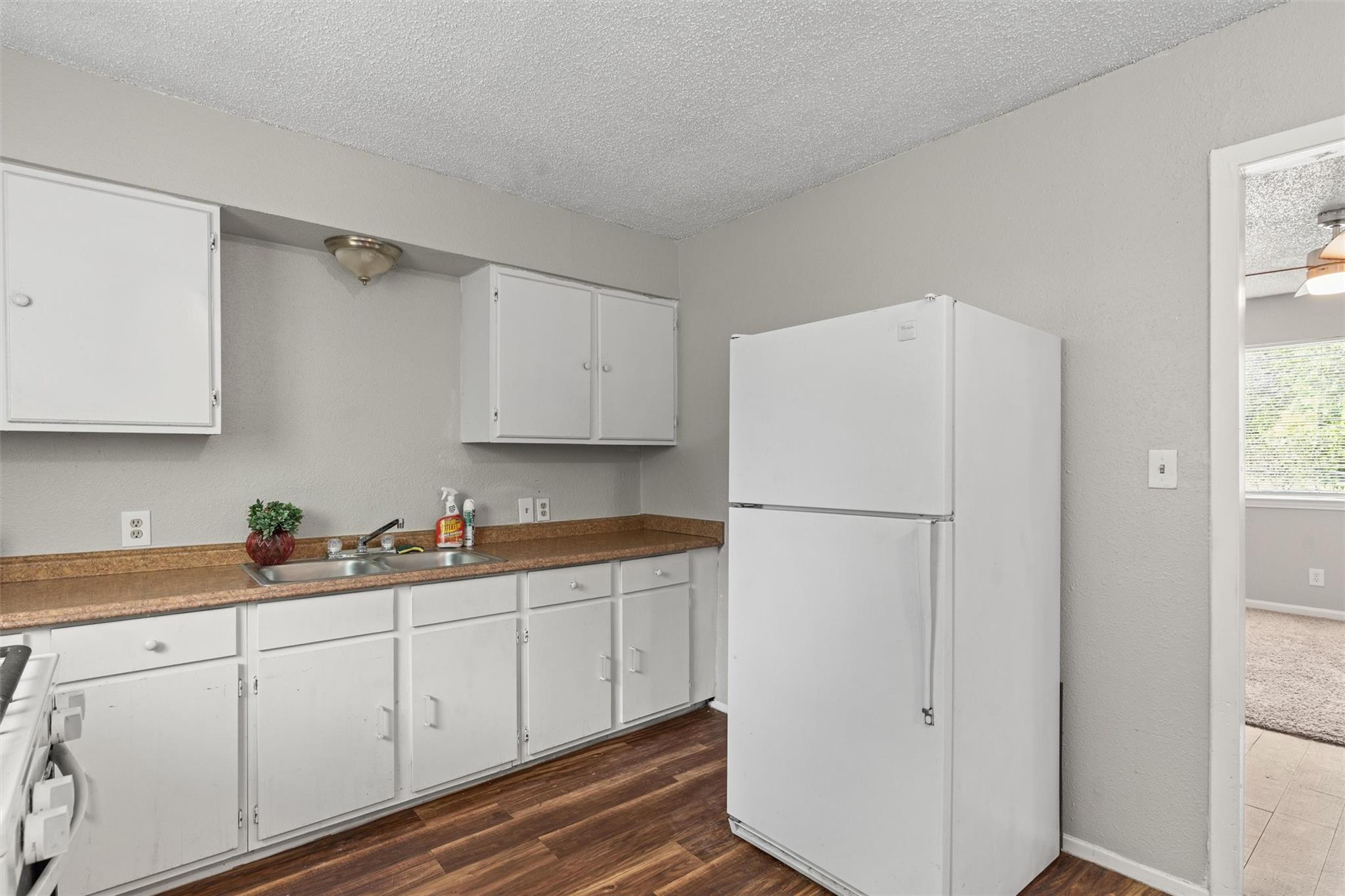 203 E Anderson Ave, Round Rock, TX 78664