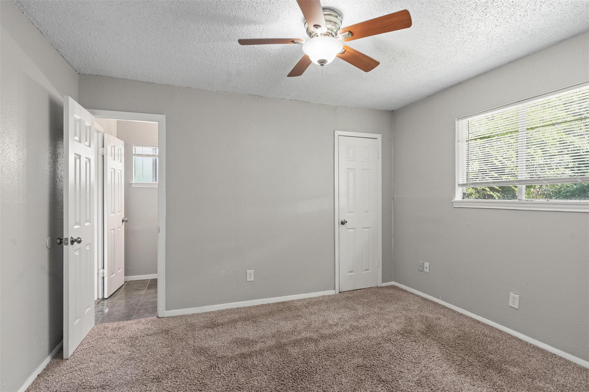 203 E Anderson Ave, Round Rock, TX 78664