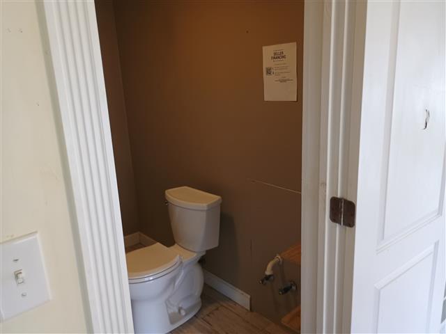 736 W Bell Ave, Rockdale, TX 76567