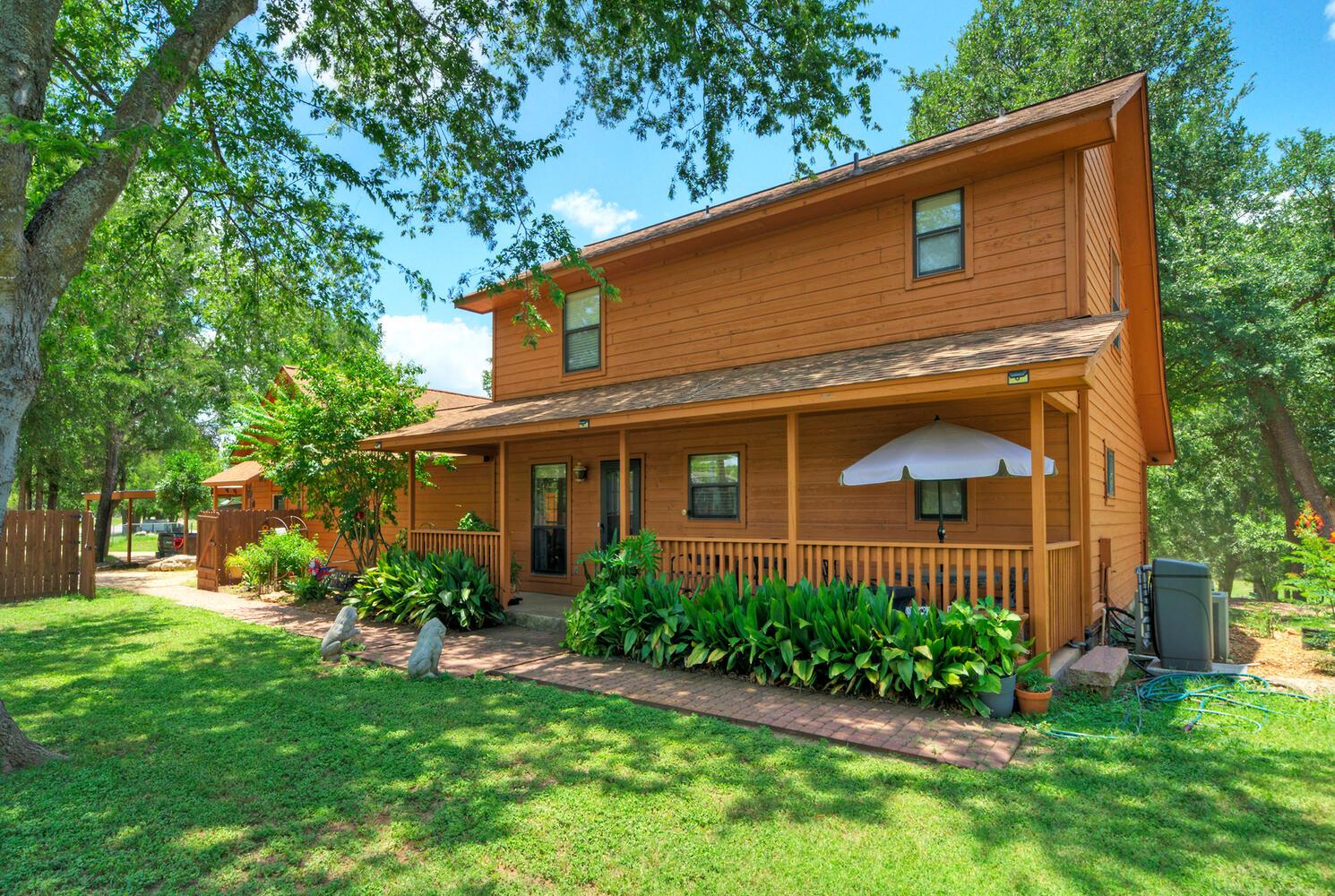 828 & 906 Water St, Webberville, TX 78653