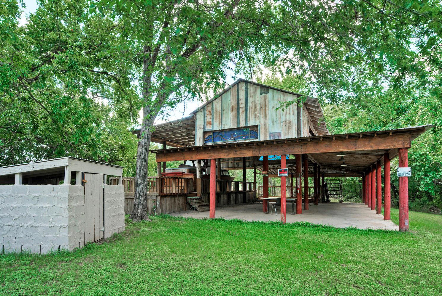 906 & 828 Water St, Webberville, TX 78653