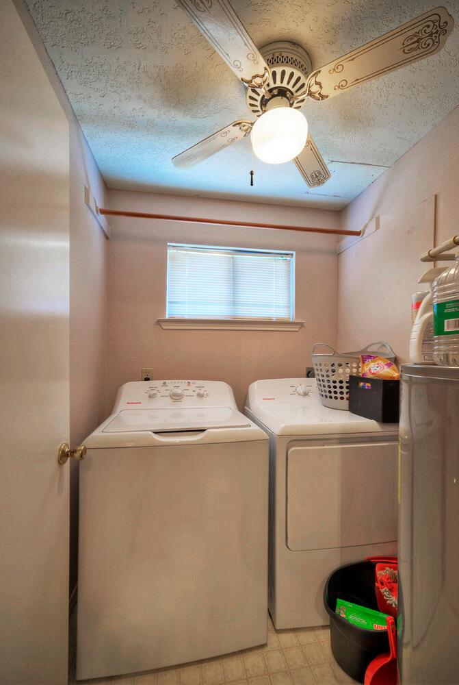 906 & 828 Water St, Webberville, TX 78653