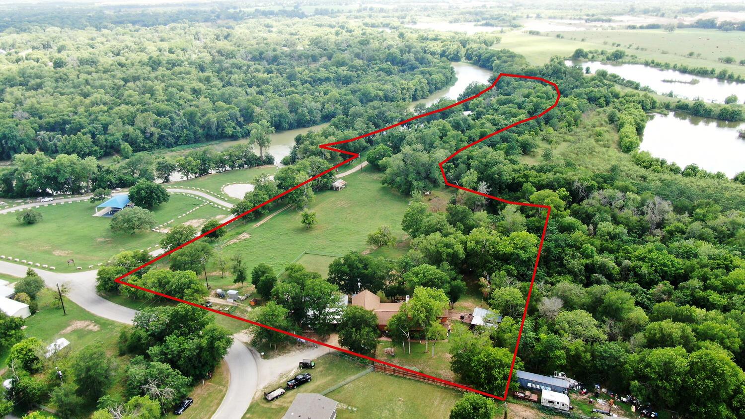 906 & 828 Water St, Webberville, TX 78653