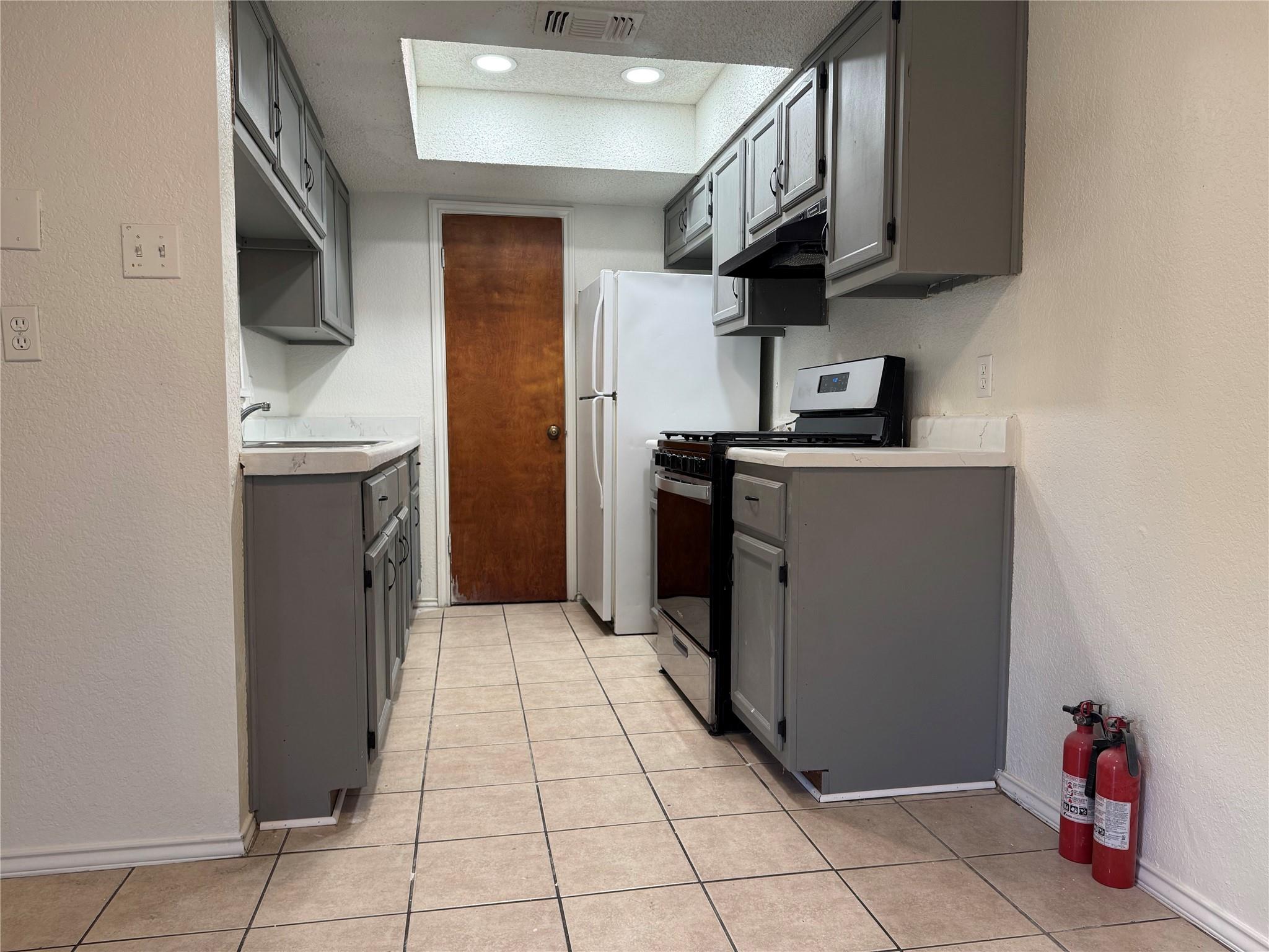 12308 #B Los Indios Trl, Austin, TX 78729