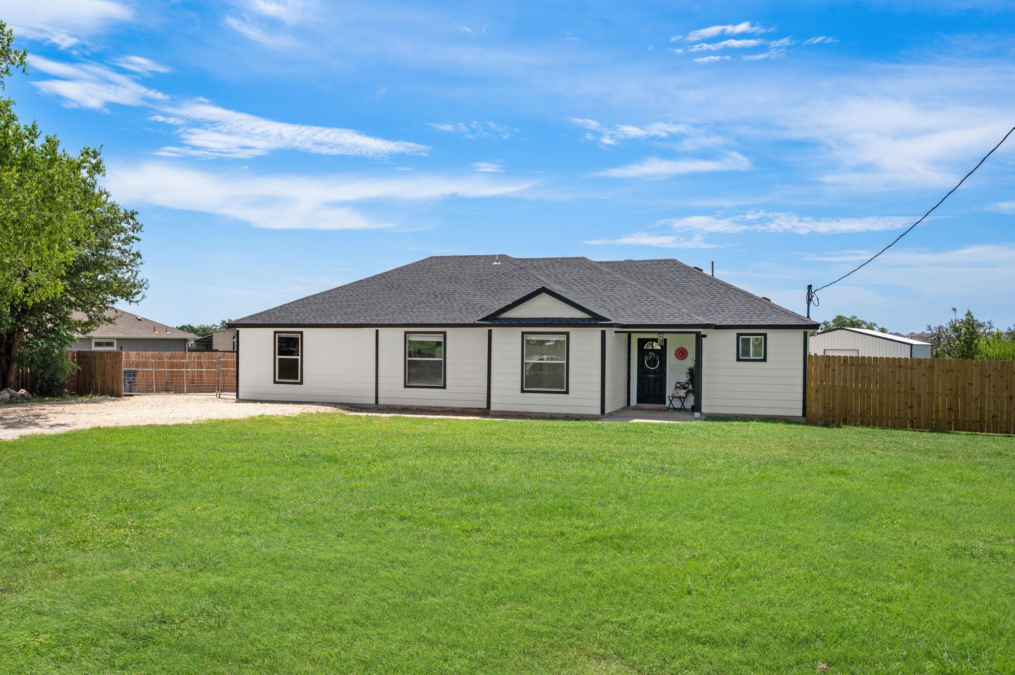 104 ROUND UP Dr, Liberty Hill, TX 78642