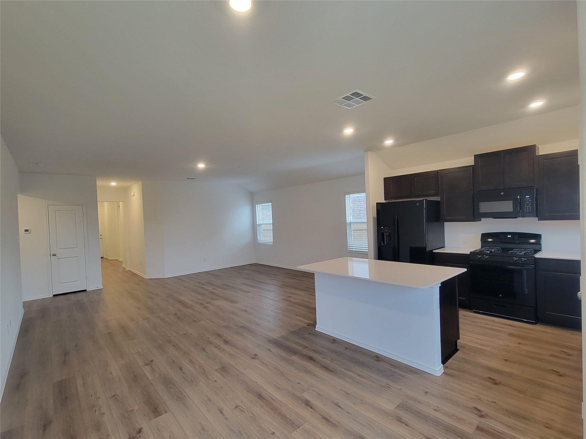 502 Arnage Dr, Hutto, TX 78634