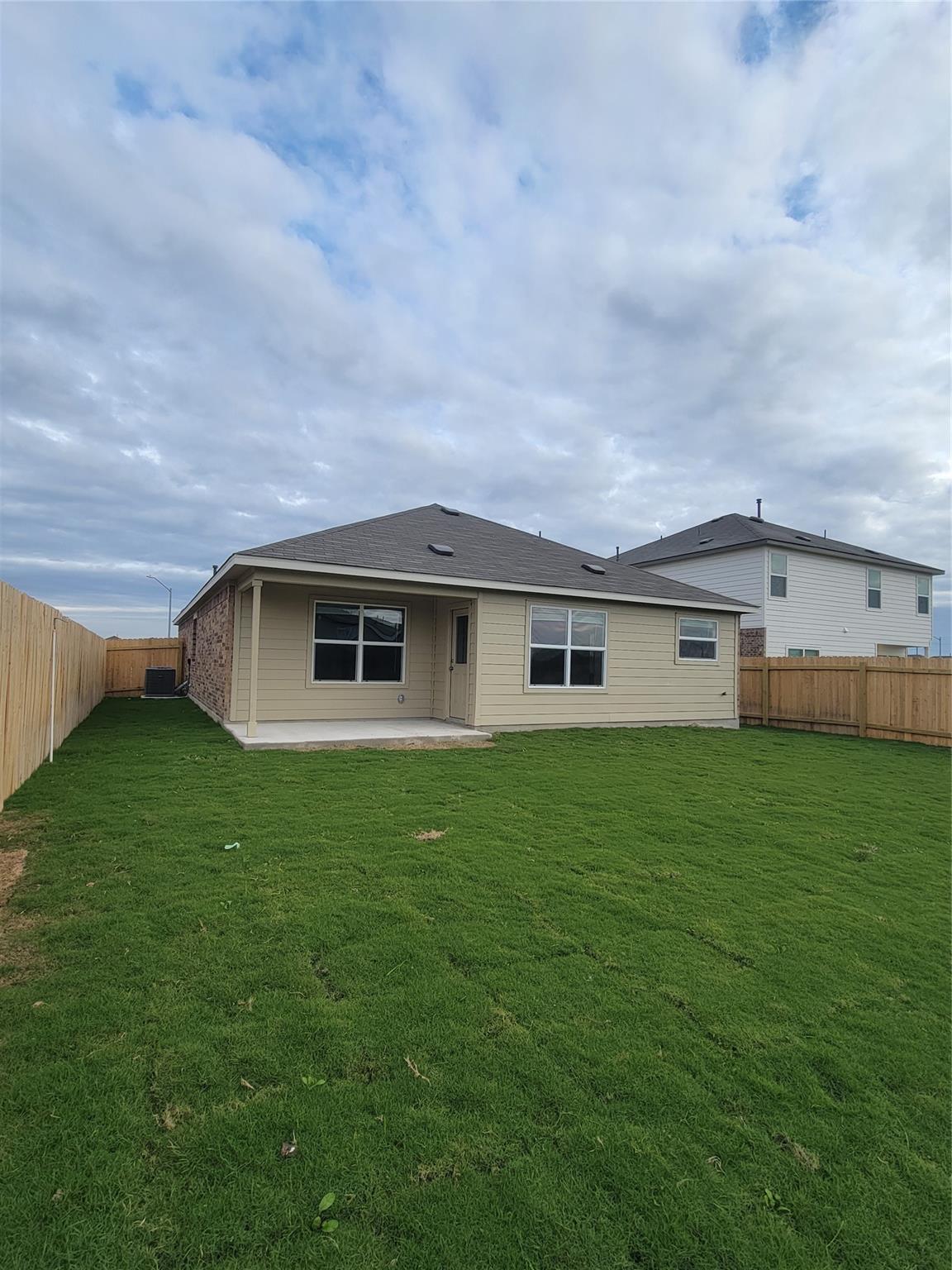 502 Arnage Dr, Hutto, TX 78634