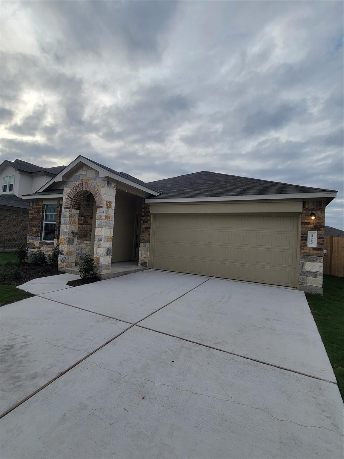 502 Arnage Dr, Hutto, TX 78634