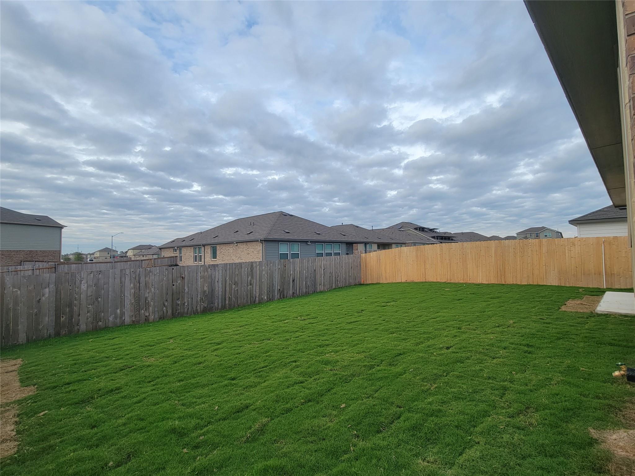 502 Arnage Dr, Hutto, TX 78634