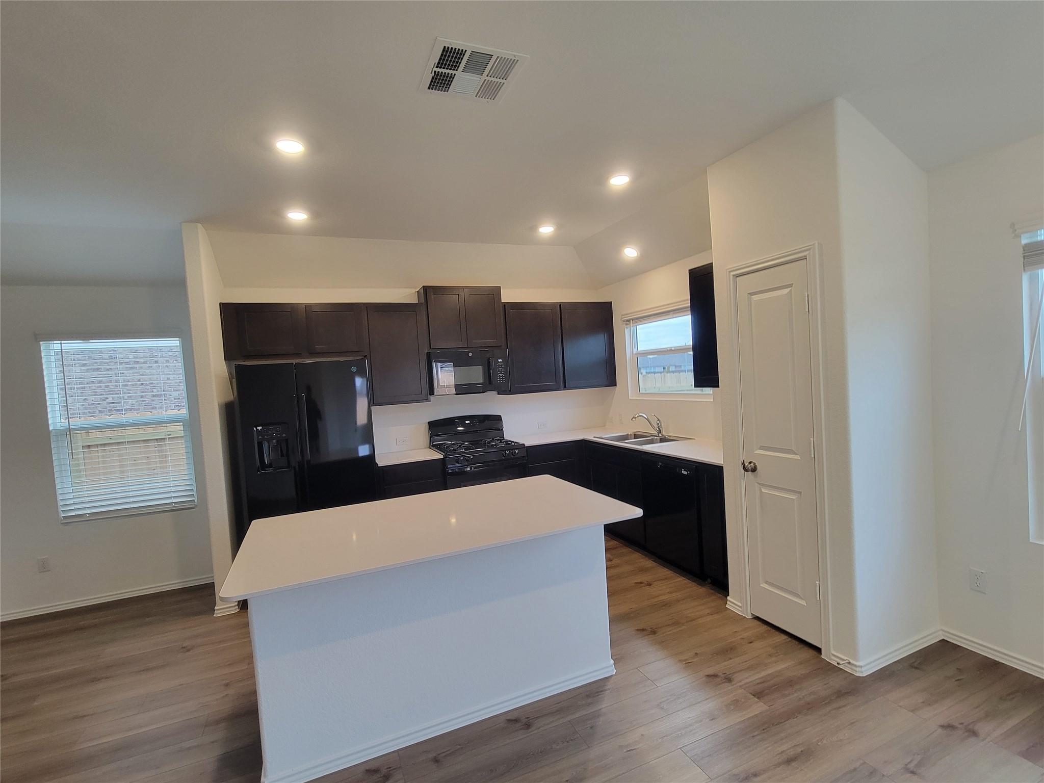 502 Arnage Dr, Hutto, TX 78634