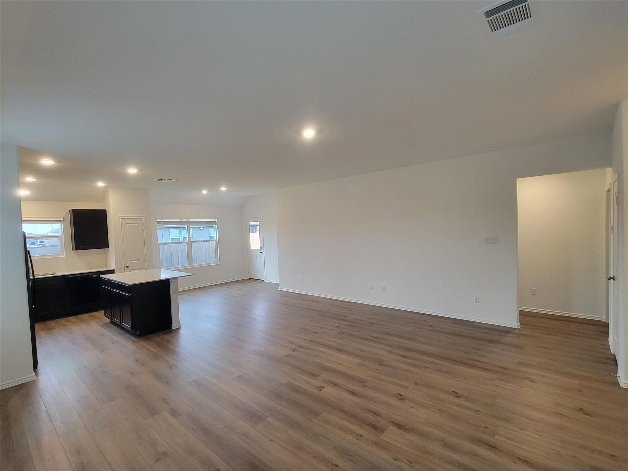 502 Arnage Dr, Hutto, TX 78634