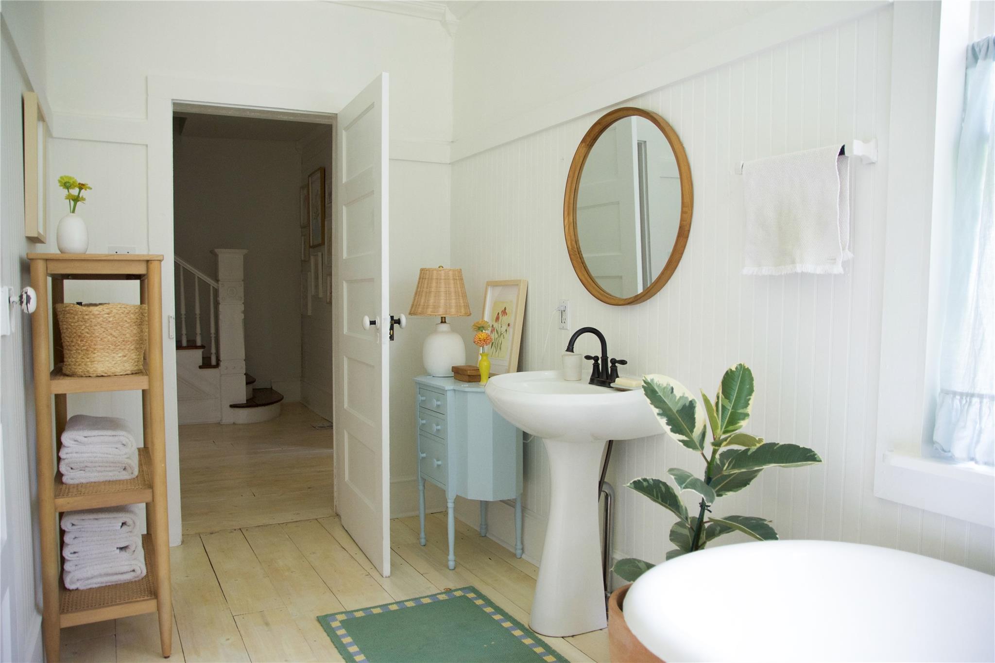 306 5th Ave, Smithville, TX 78957