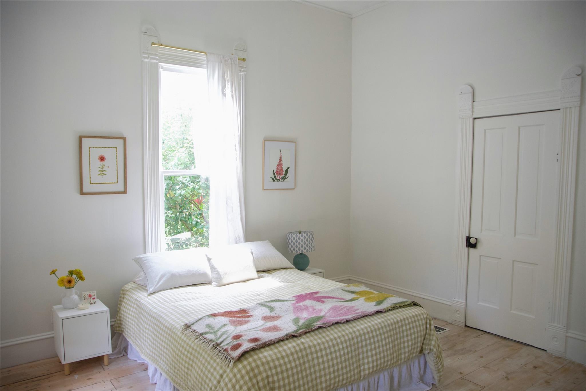 306 5th Ave, Smithville, TX 78957