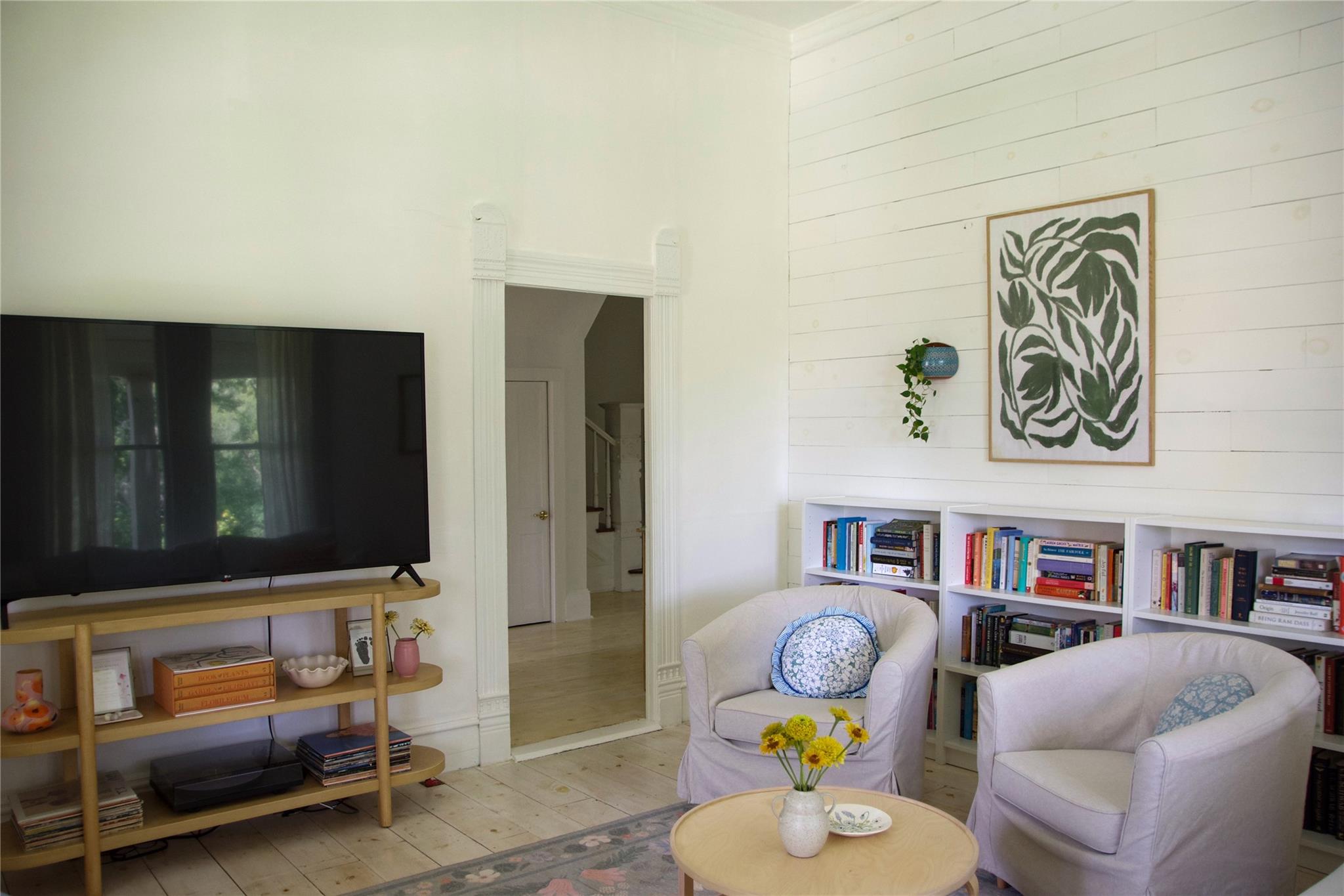 306 5th Ave, Smithville, TX 78957