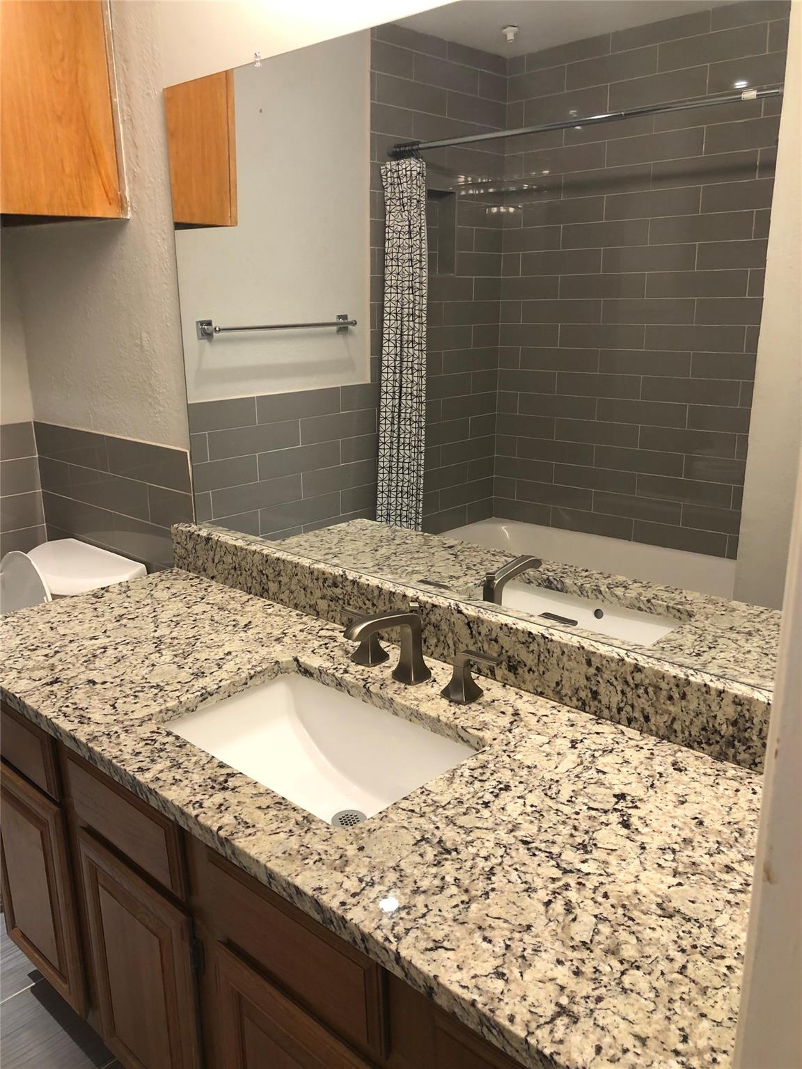 806 W 24th St # 123, Austin, TX 78705