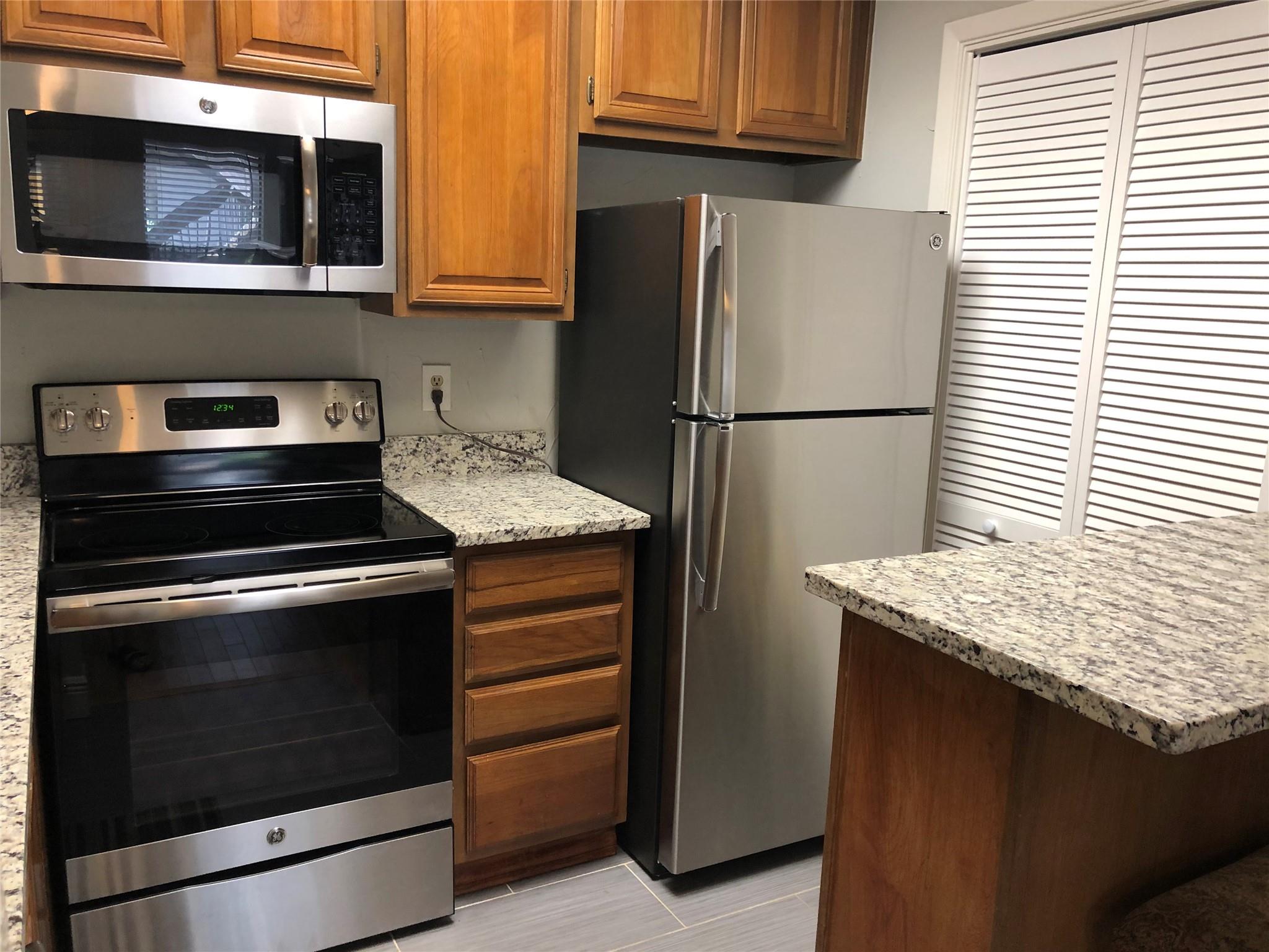 806 W 24th St # 123, Austin, TX 78705