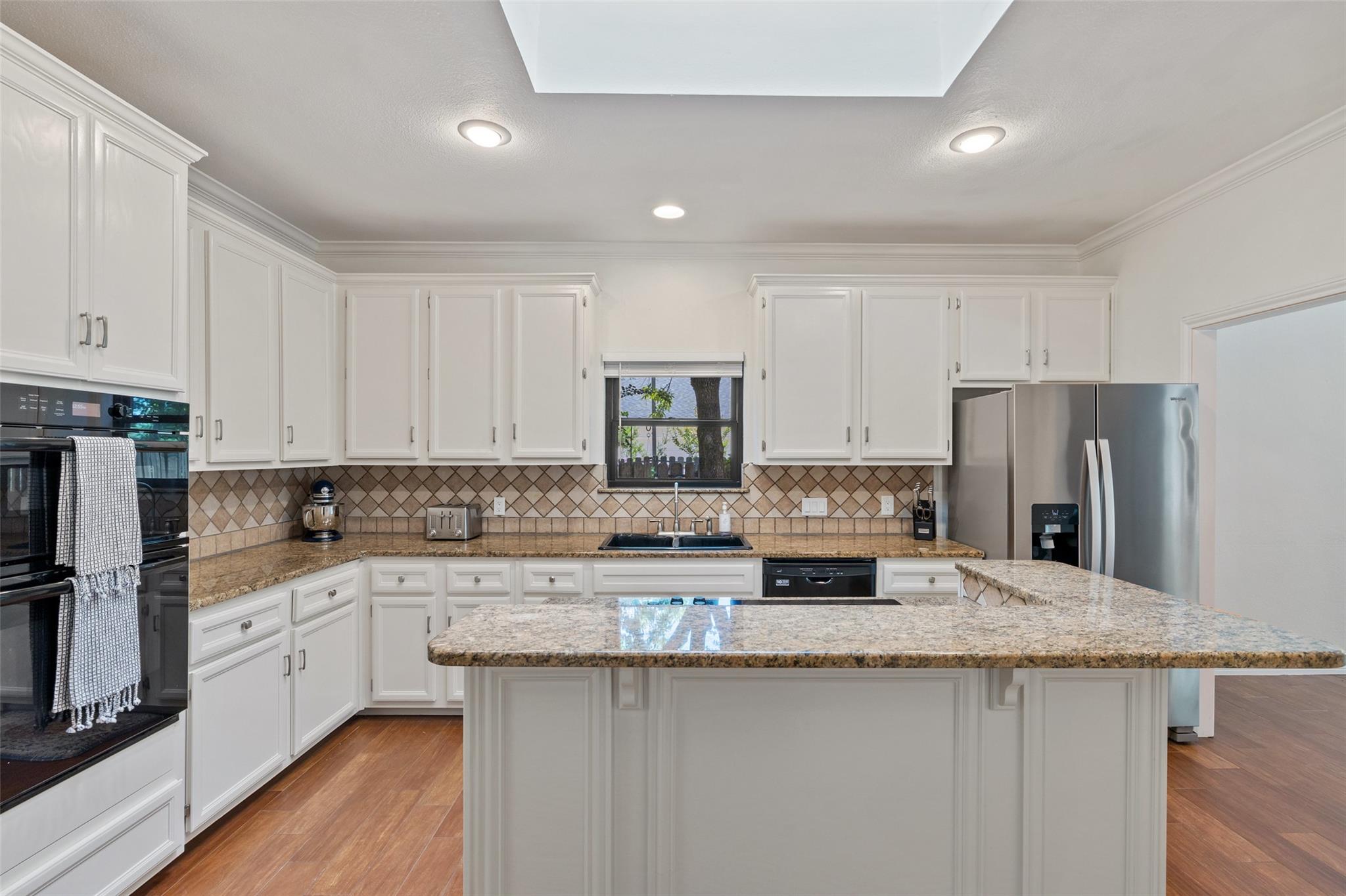103 Schooner Dr, Lakeway, TX 78738