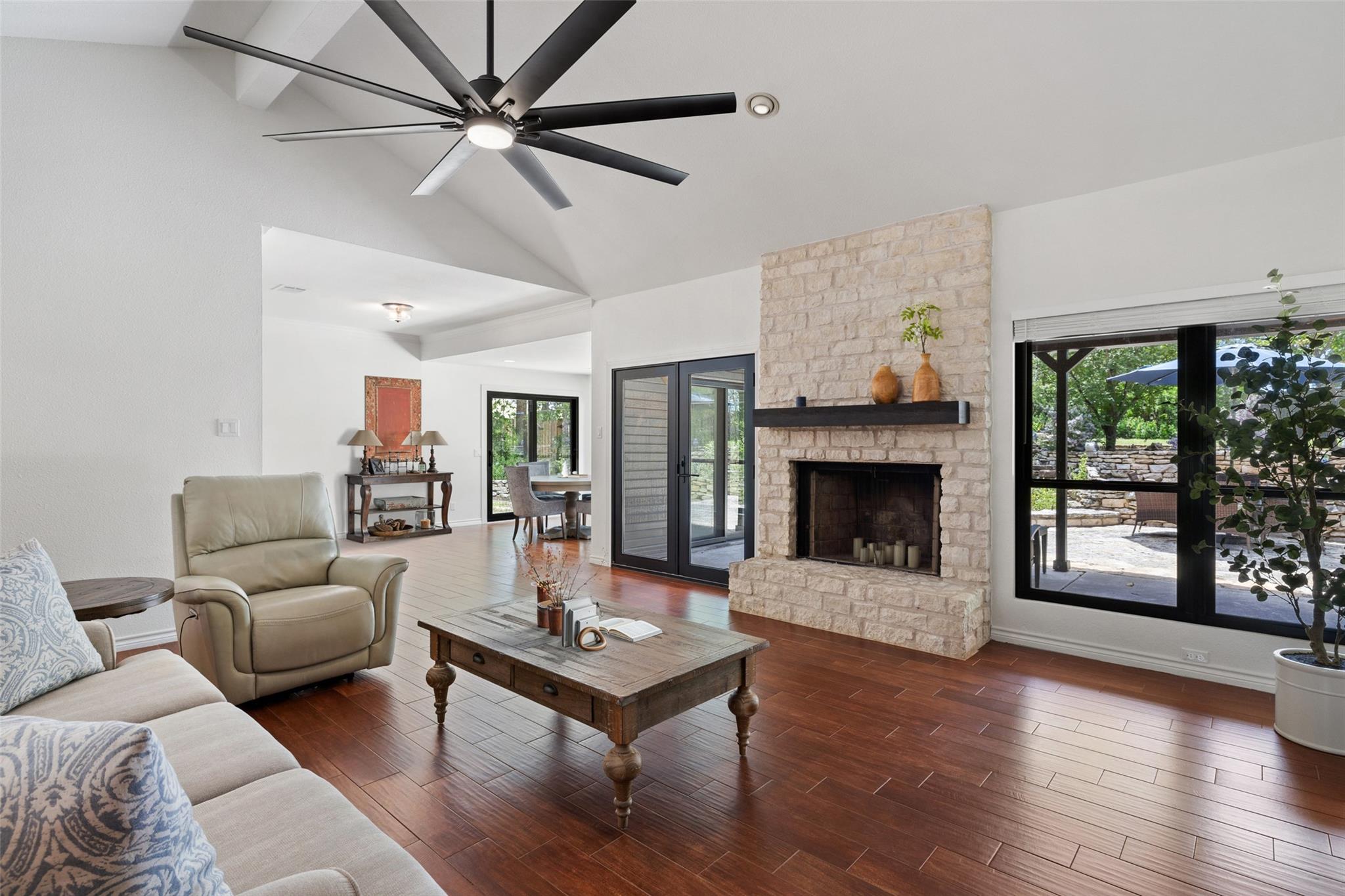 103 Schooner Dr, Lakeway, TX 78738
