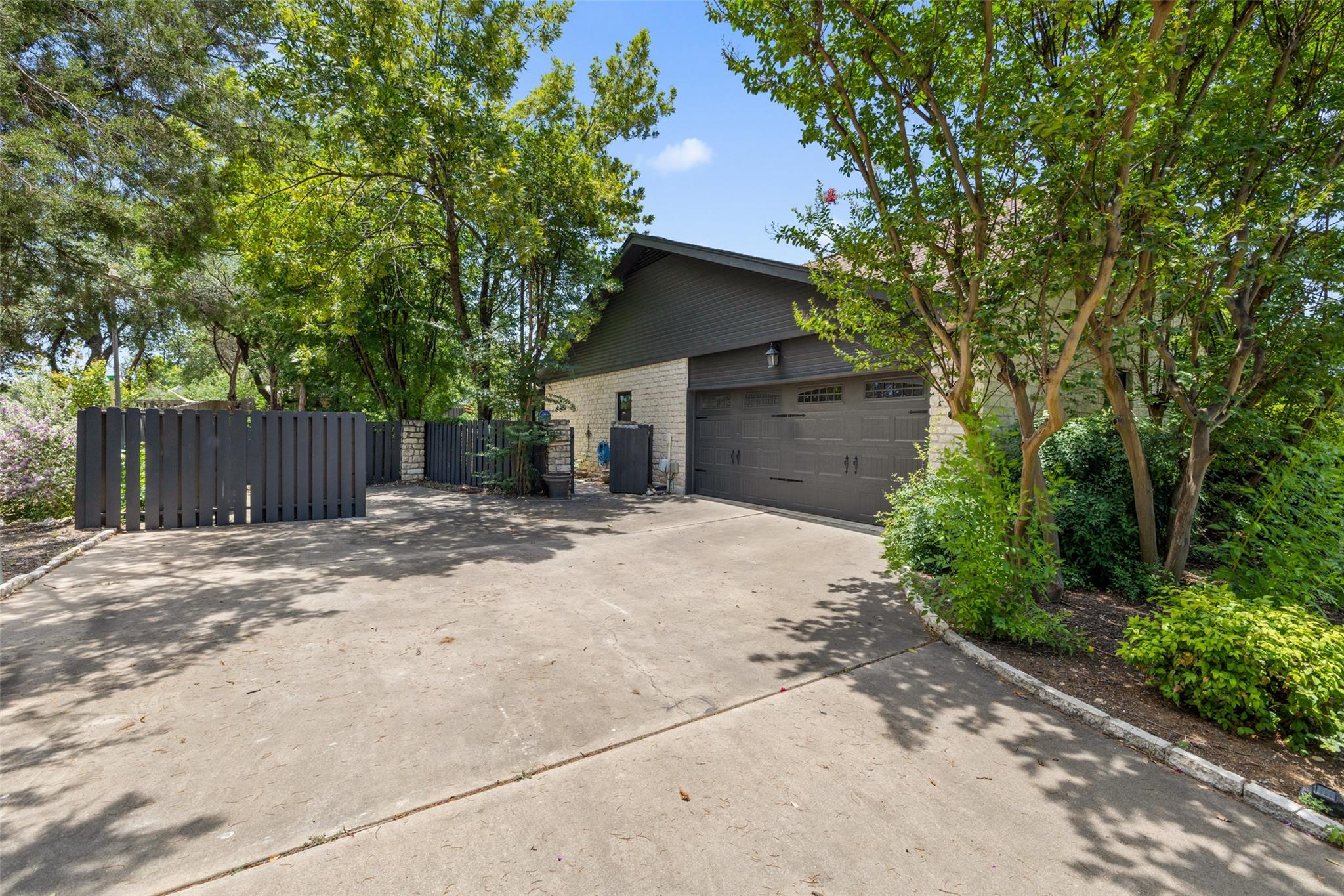 103 Schooner Dr, Lakeway, TX 78738