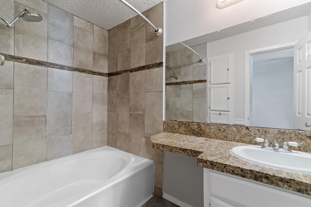 302 Splitrock St, Round Rock, TX 78681