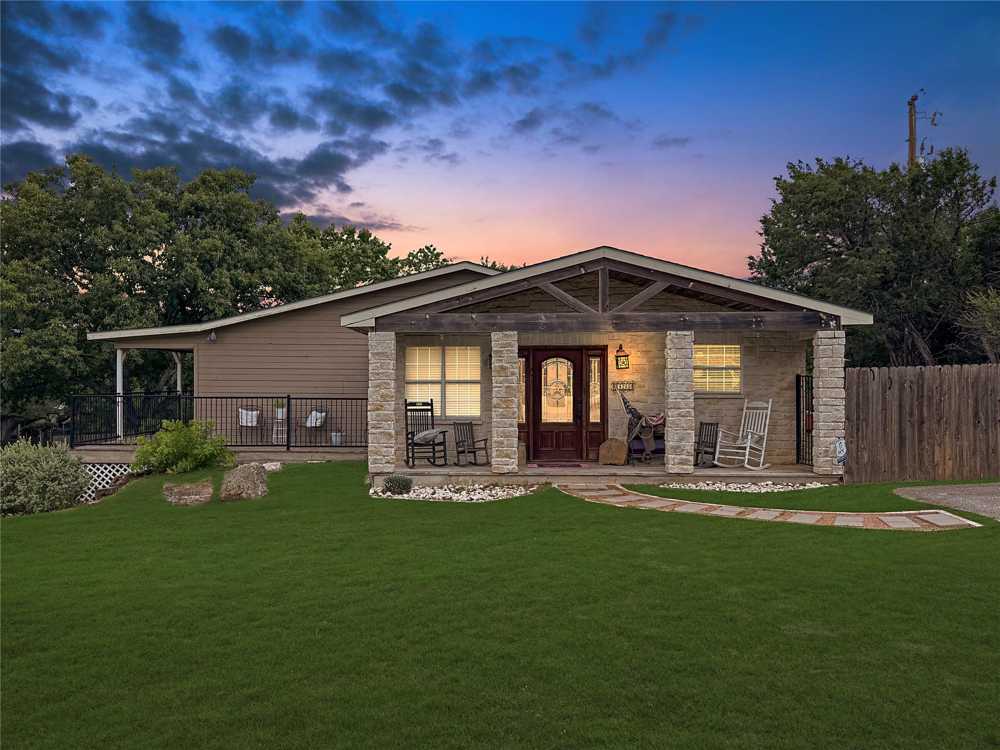 729 Trail Crest Dr, Canyon Lake, TX 78133