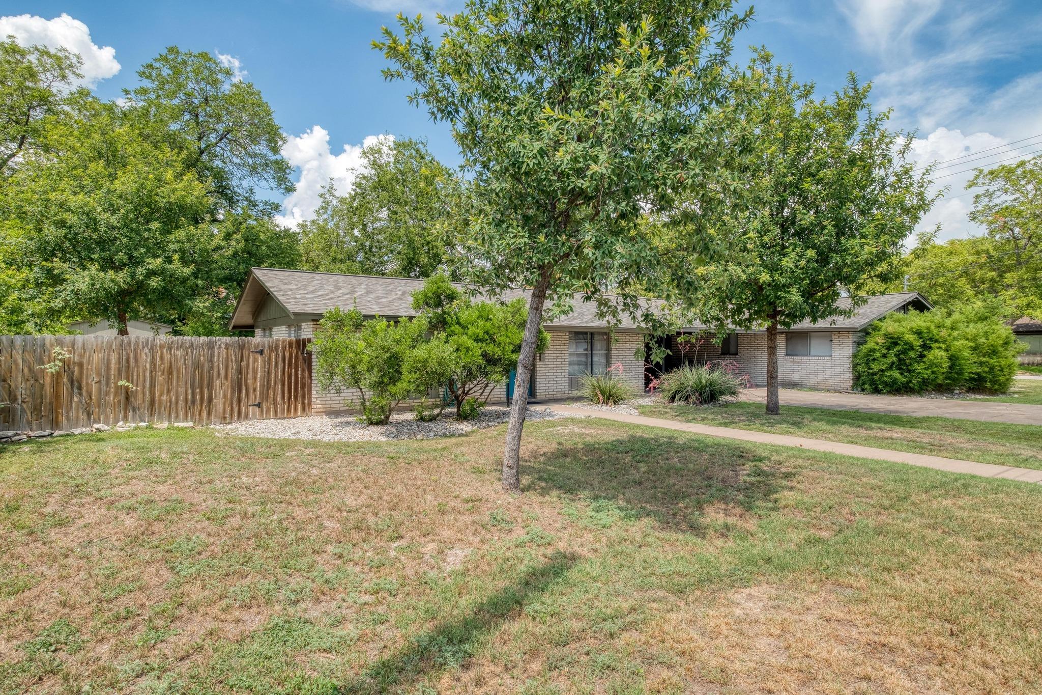 2202 Colfax Ave, Austin, TX 78757