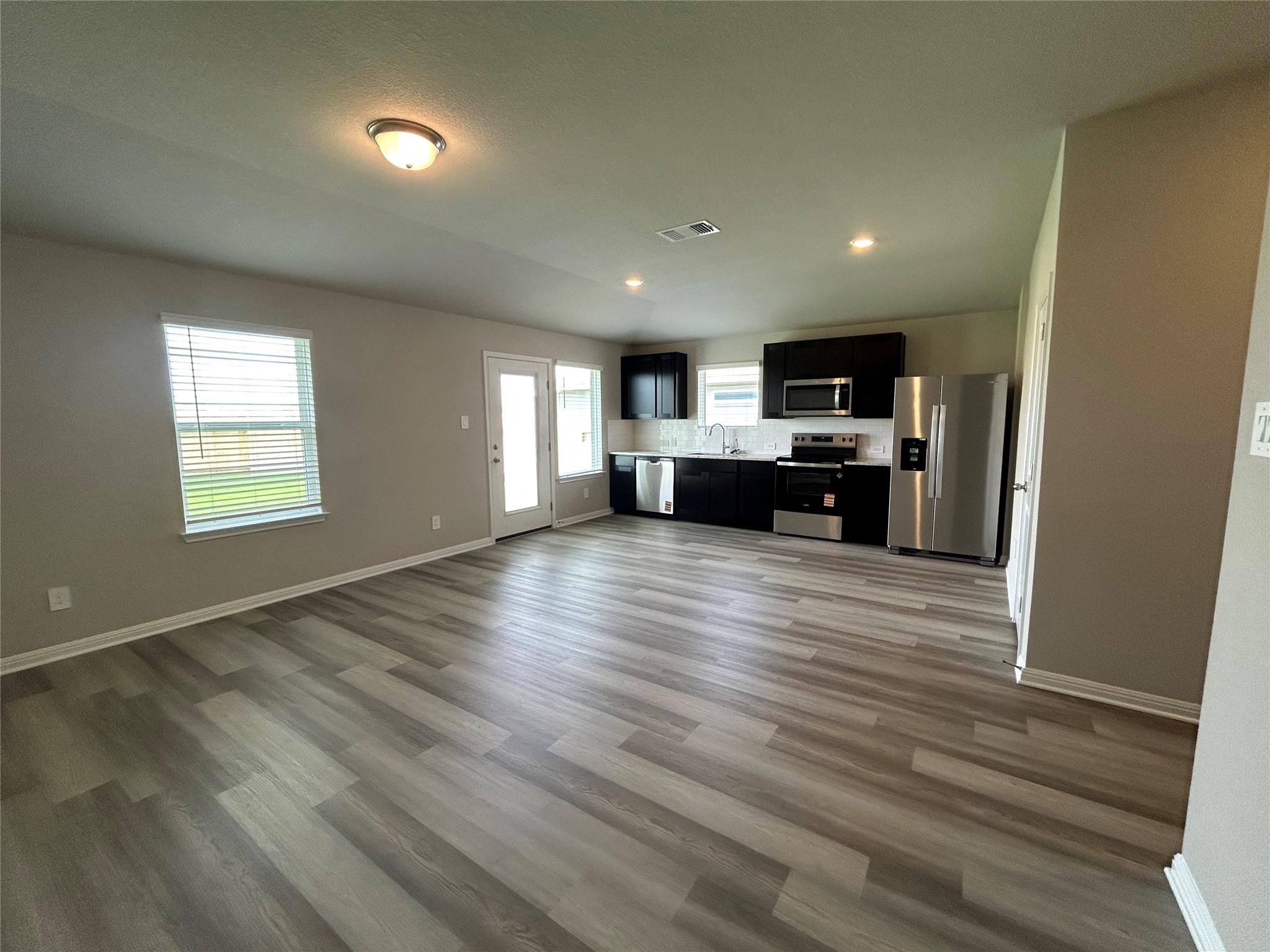 153 Honey Bee Rd, Jarrell, TX 76537