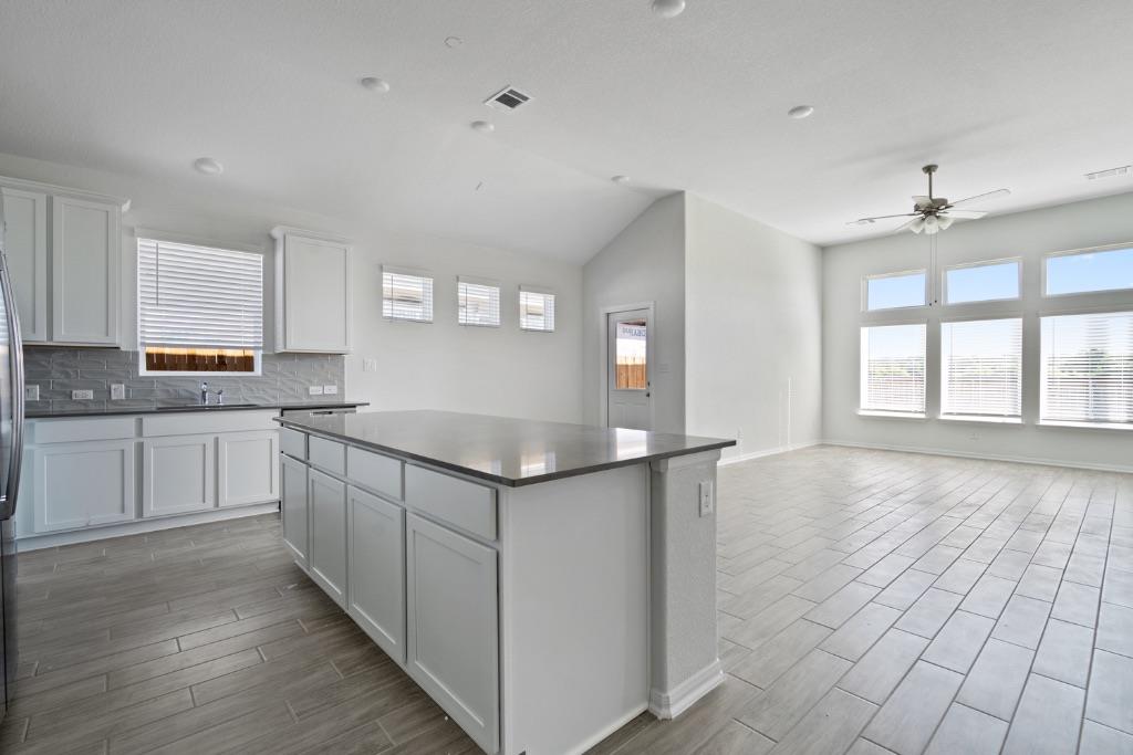 829 Blue Oak Boulevard, San Marcos, TX 78666