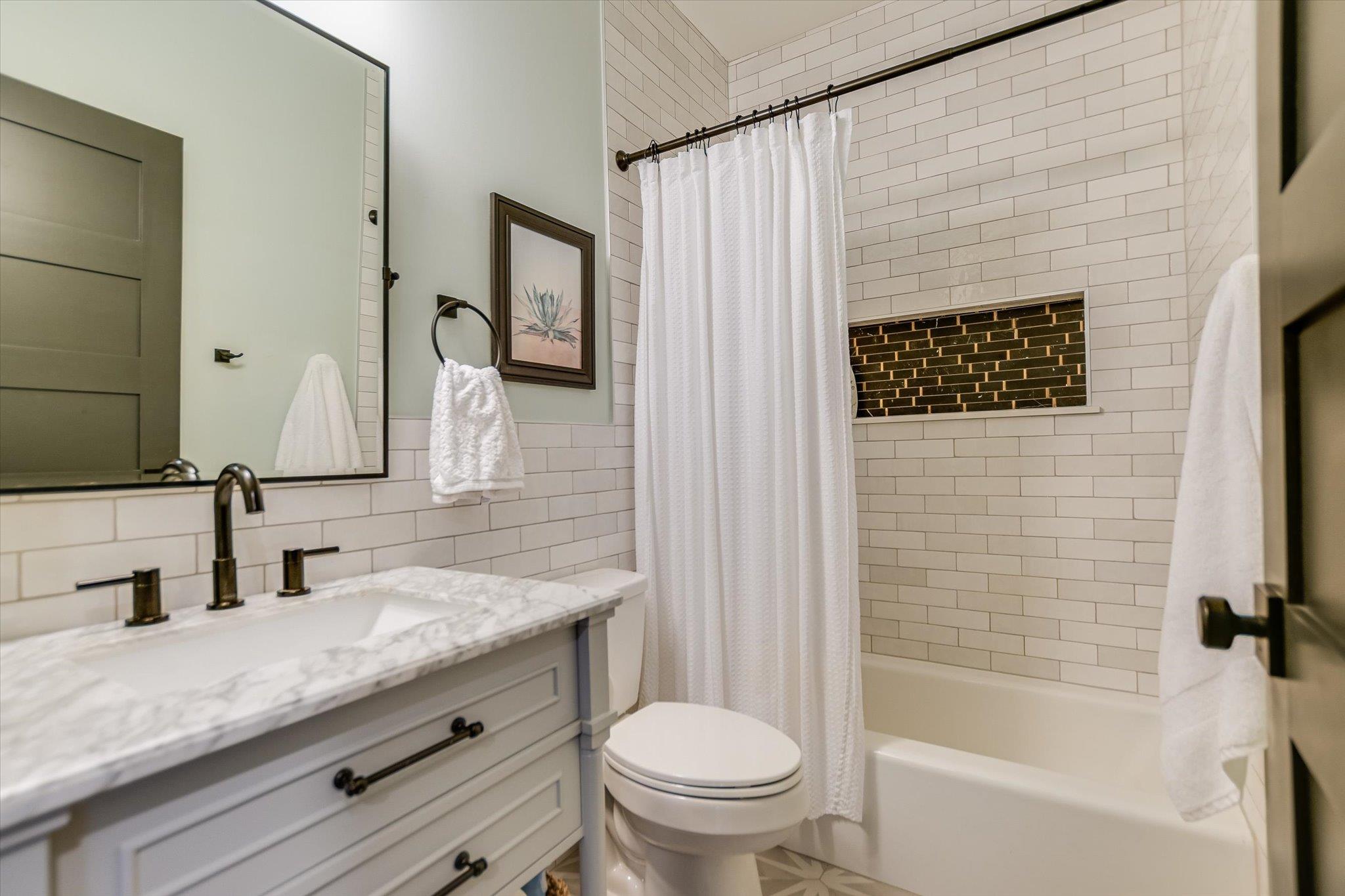 1305 Kinney Ave # 1, Austin, TX 78704