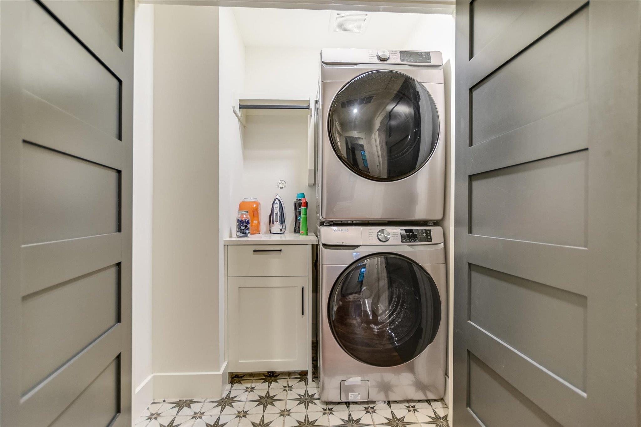 1305 Kinney Ave # 1, Austin, TX 78704
