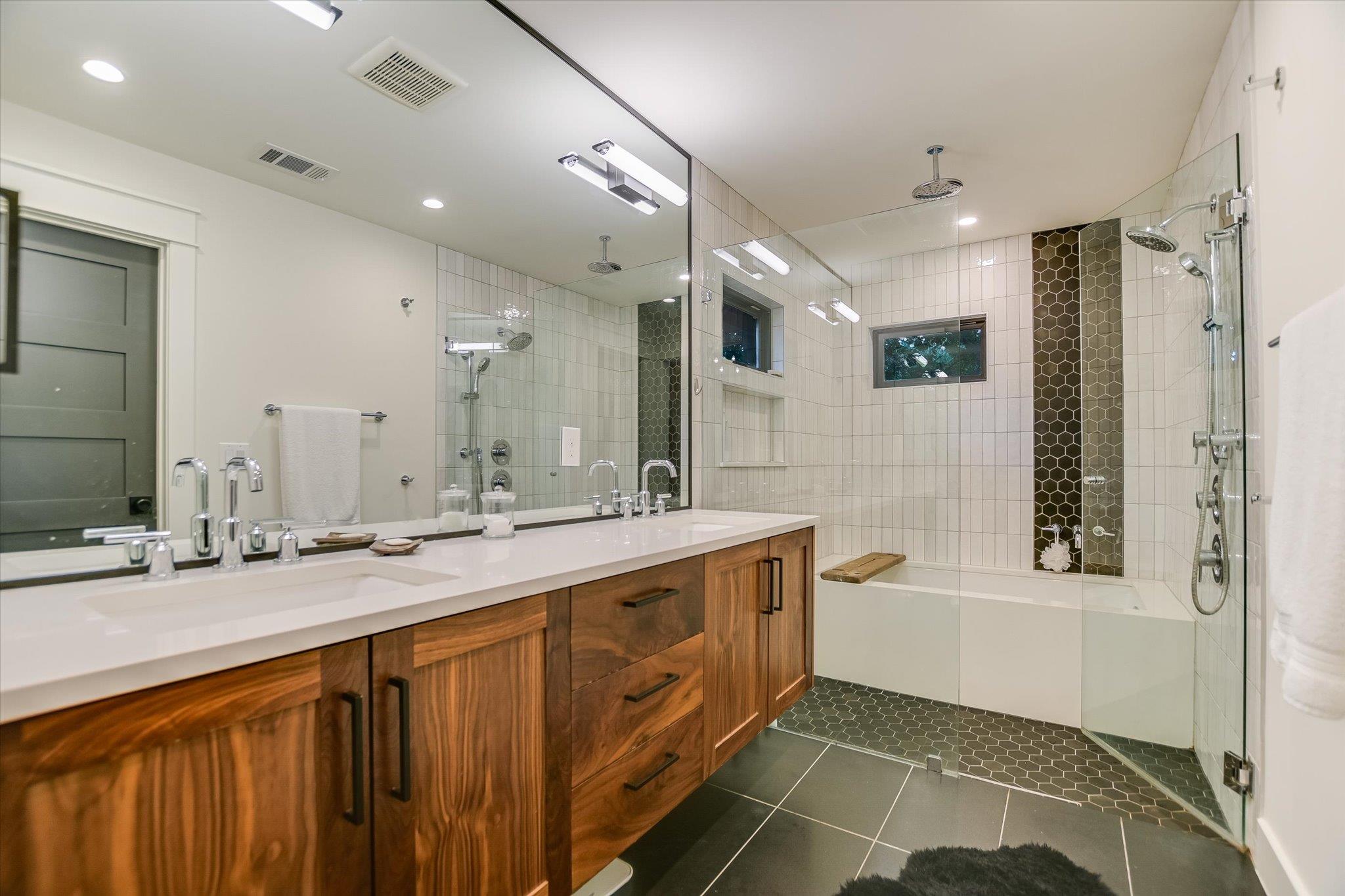 1305 Kinney Ave # 1, Austin, TX 78704