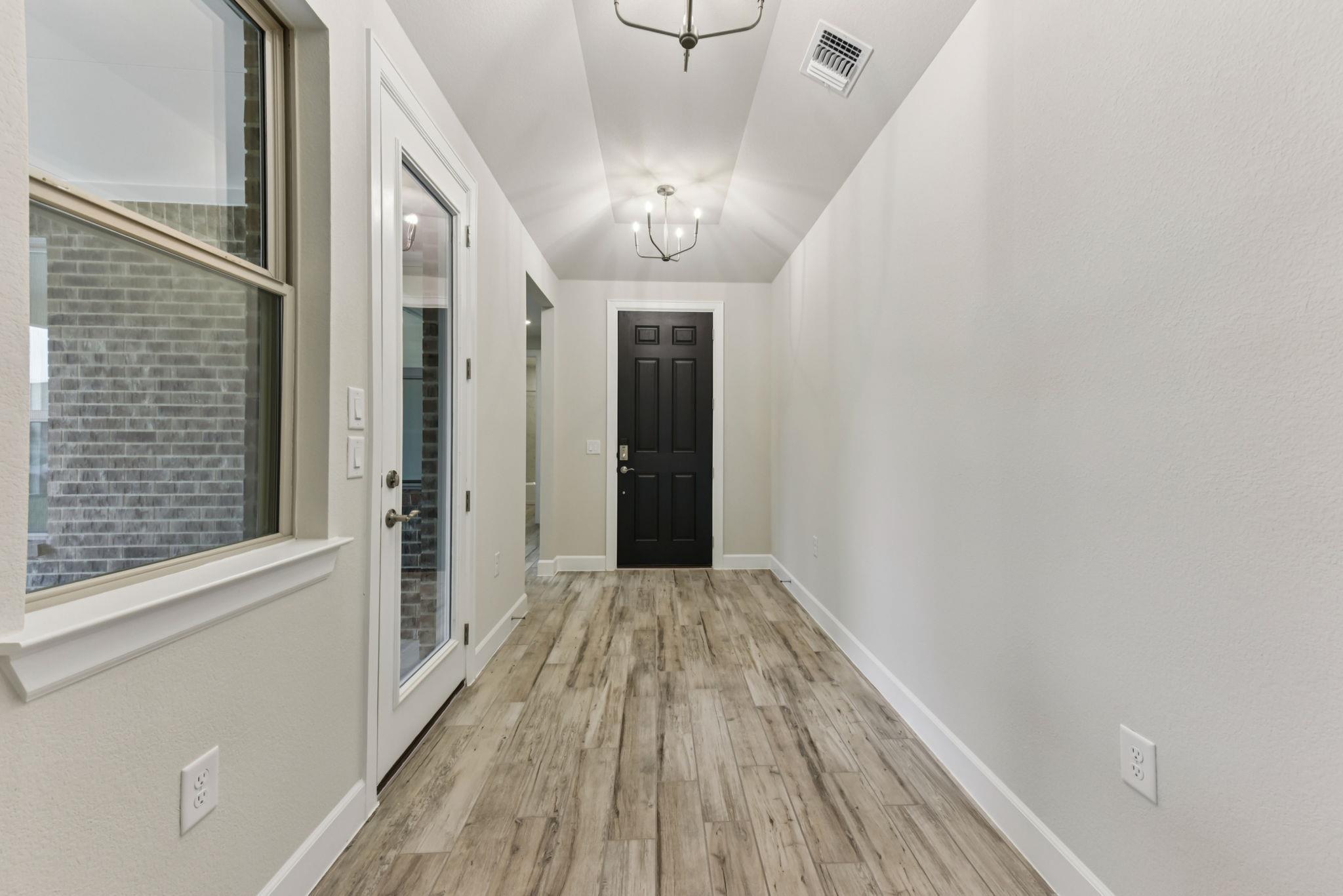 341 Sprinting Peak Dr, San Marcos, TX 78666