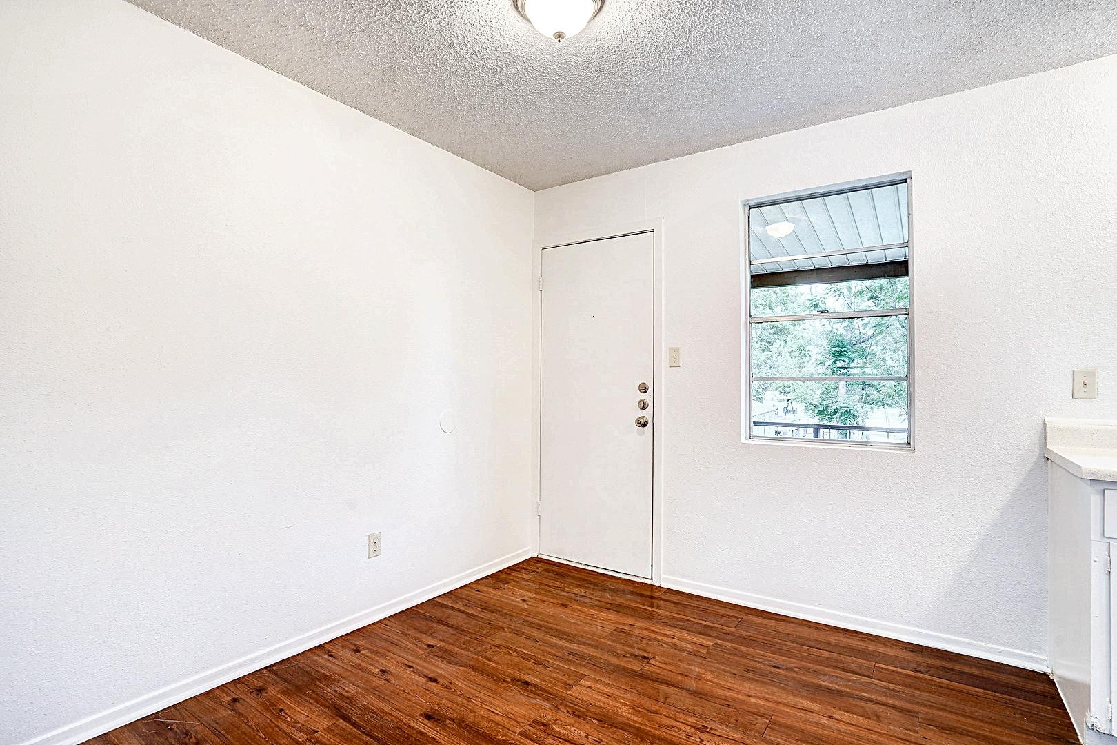 728 Old Martindale Rd, San Marcos, TX 78666
