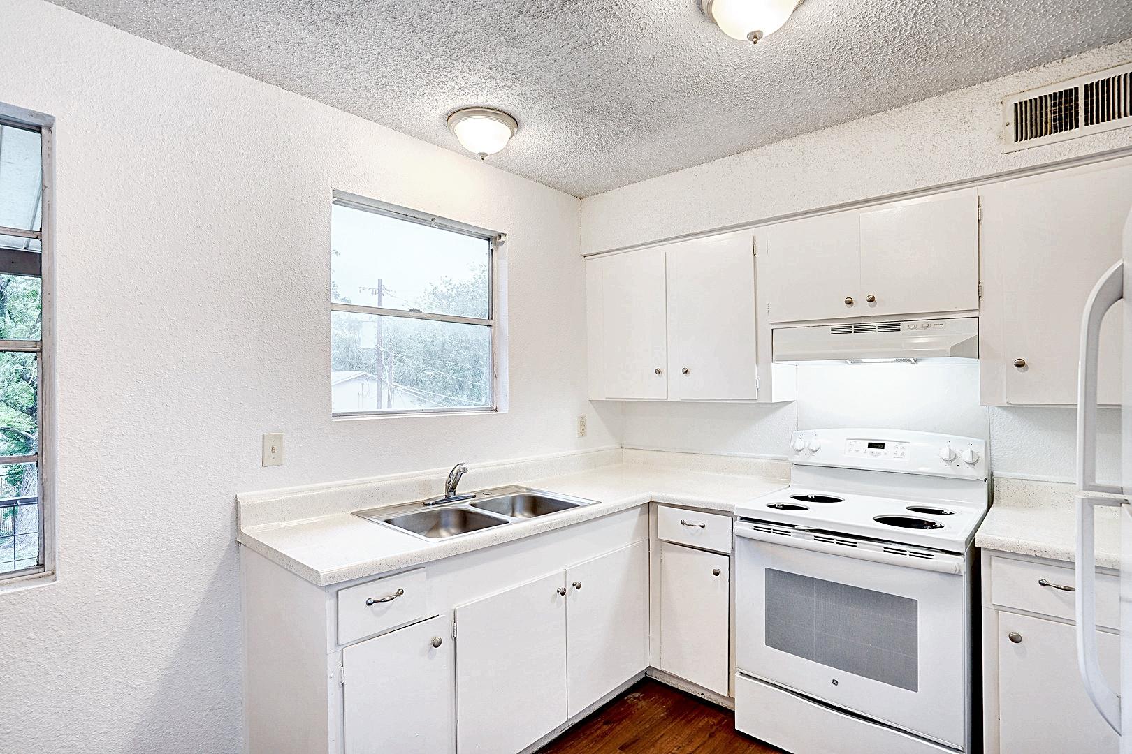 728 Old Martindale Rd, San Marcos, TX 78666