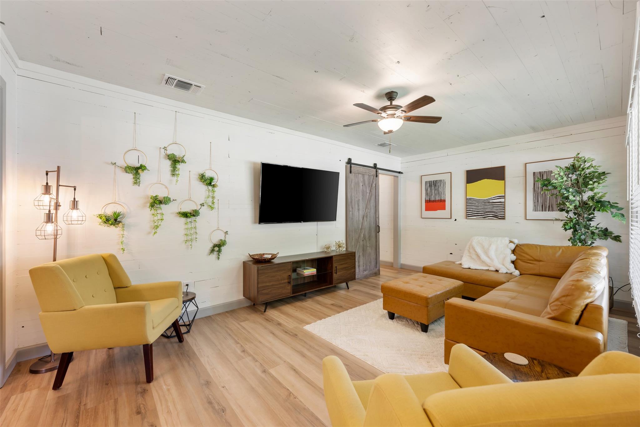 1211 S Church St, Georgetown, TX 78626