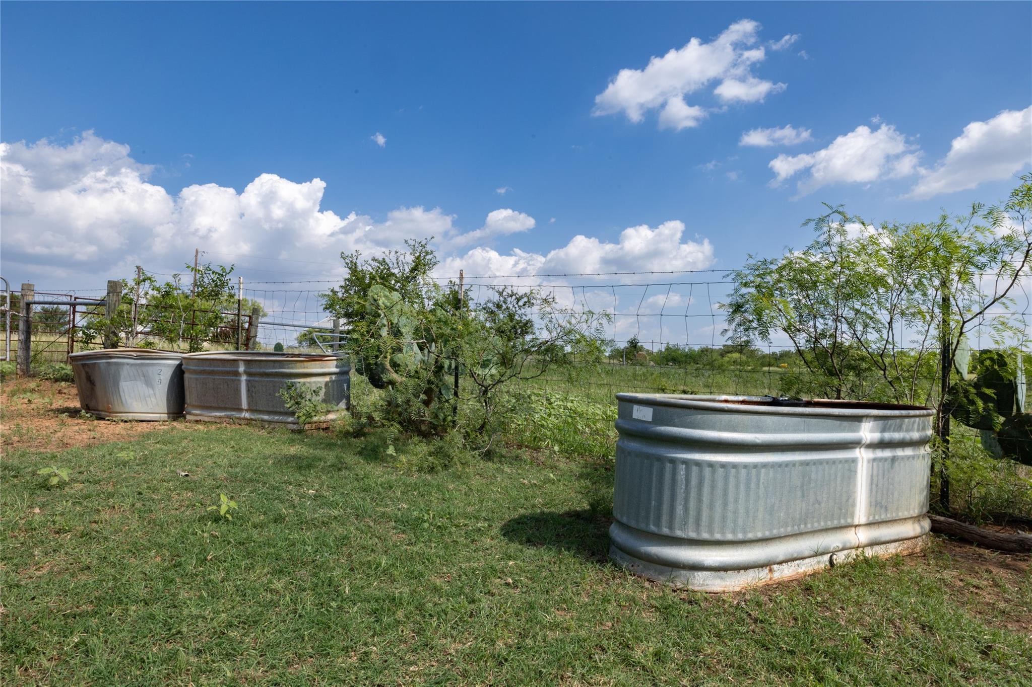 410 Green Acre Dr, Dale, TX 78616