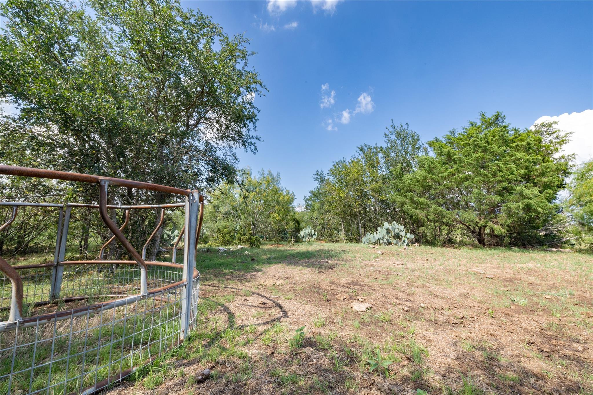 410 Green Acre Dr, Dale, TX 78616