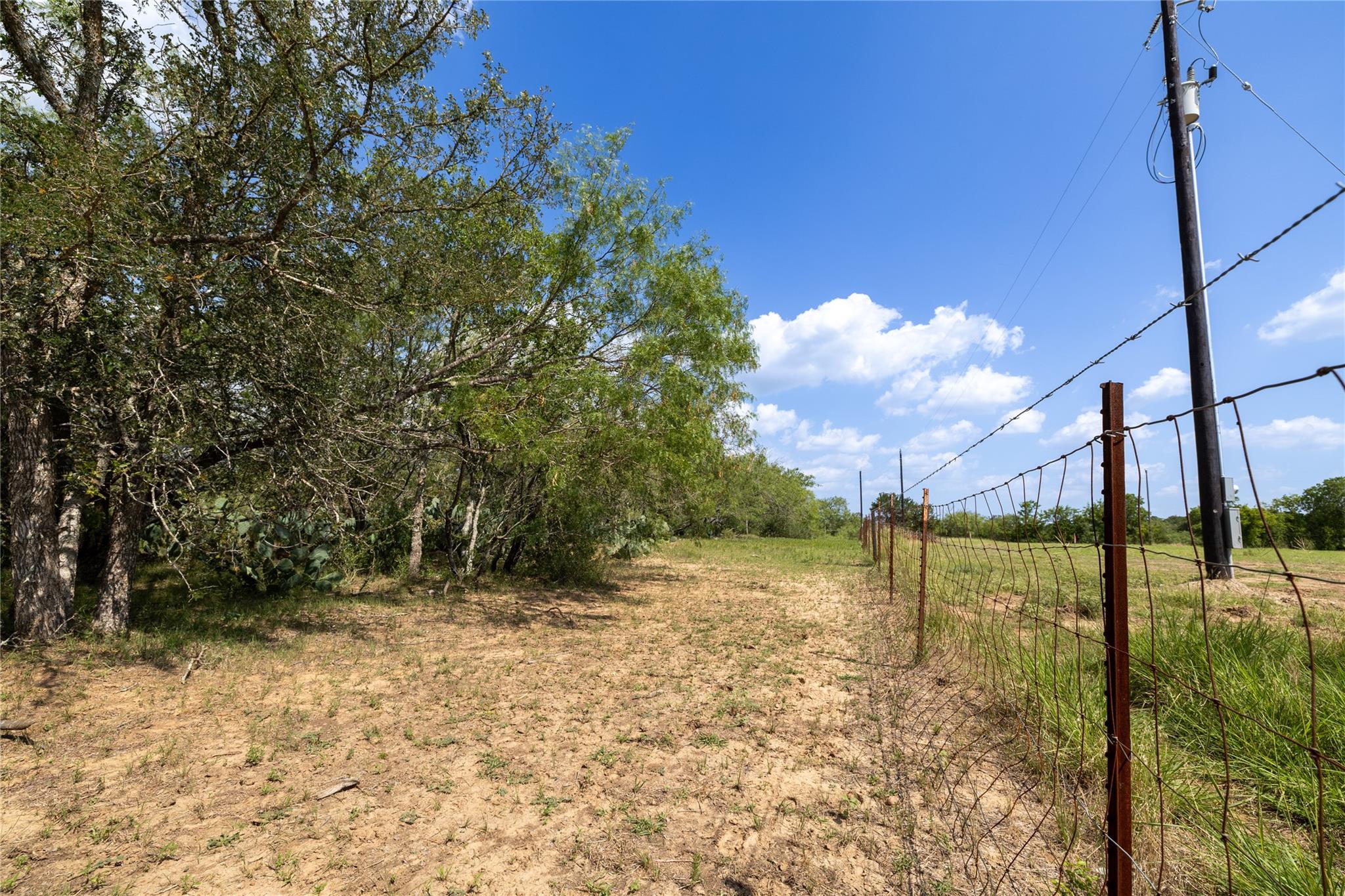 410 Green Acre Dr, Dale, TX 78616