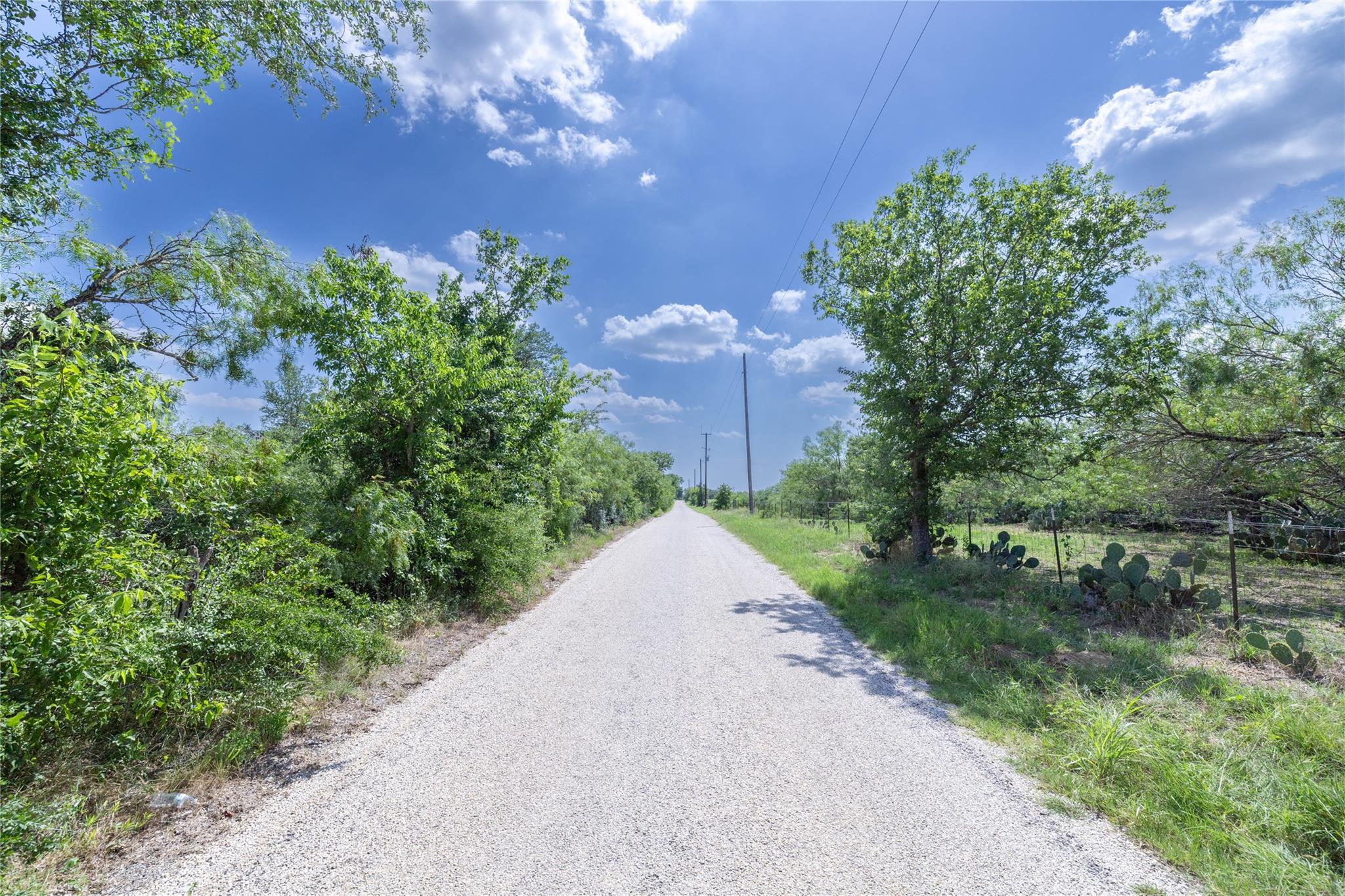 410 Green Acre Dr, Dale, TX 78616