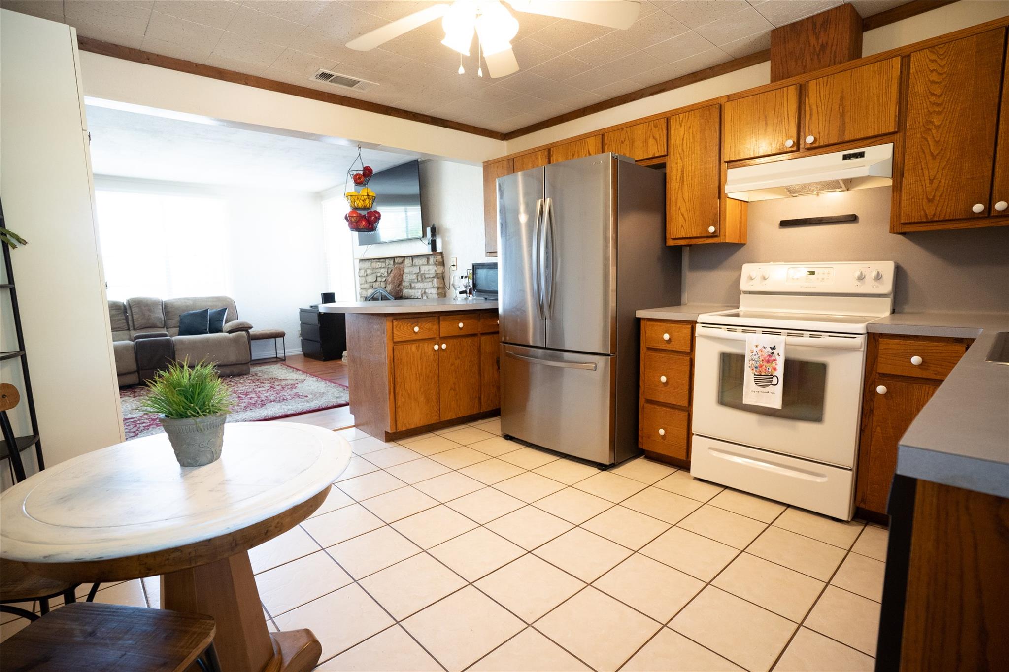 212 Bluebonnet Ln, Liberty Hill, TX 78642