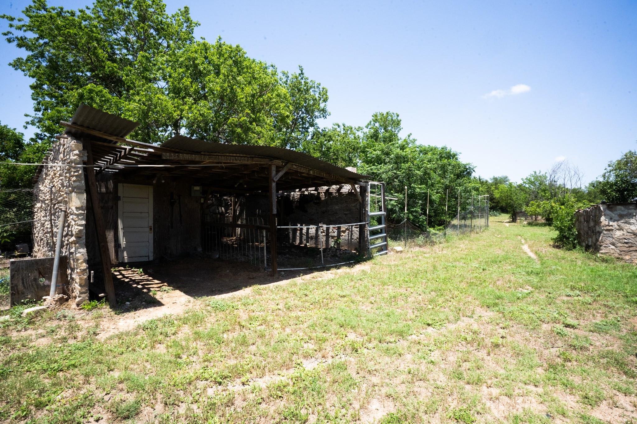 212 Bluebonnet Ln, Liberty Hill, TX 78642
