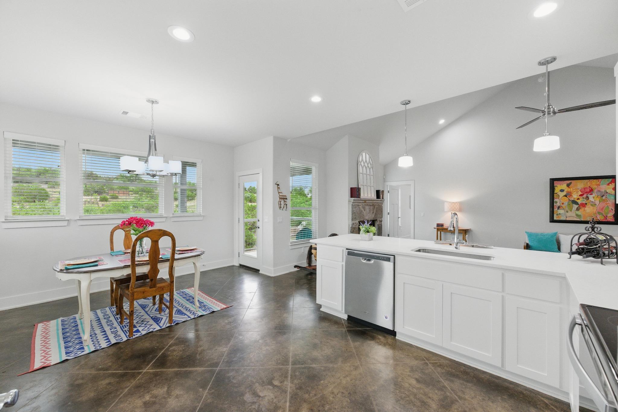 10605 Creekwood Cir, Dripping Springs, TX 78620