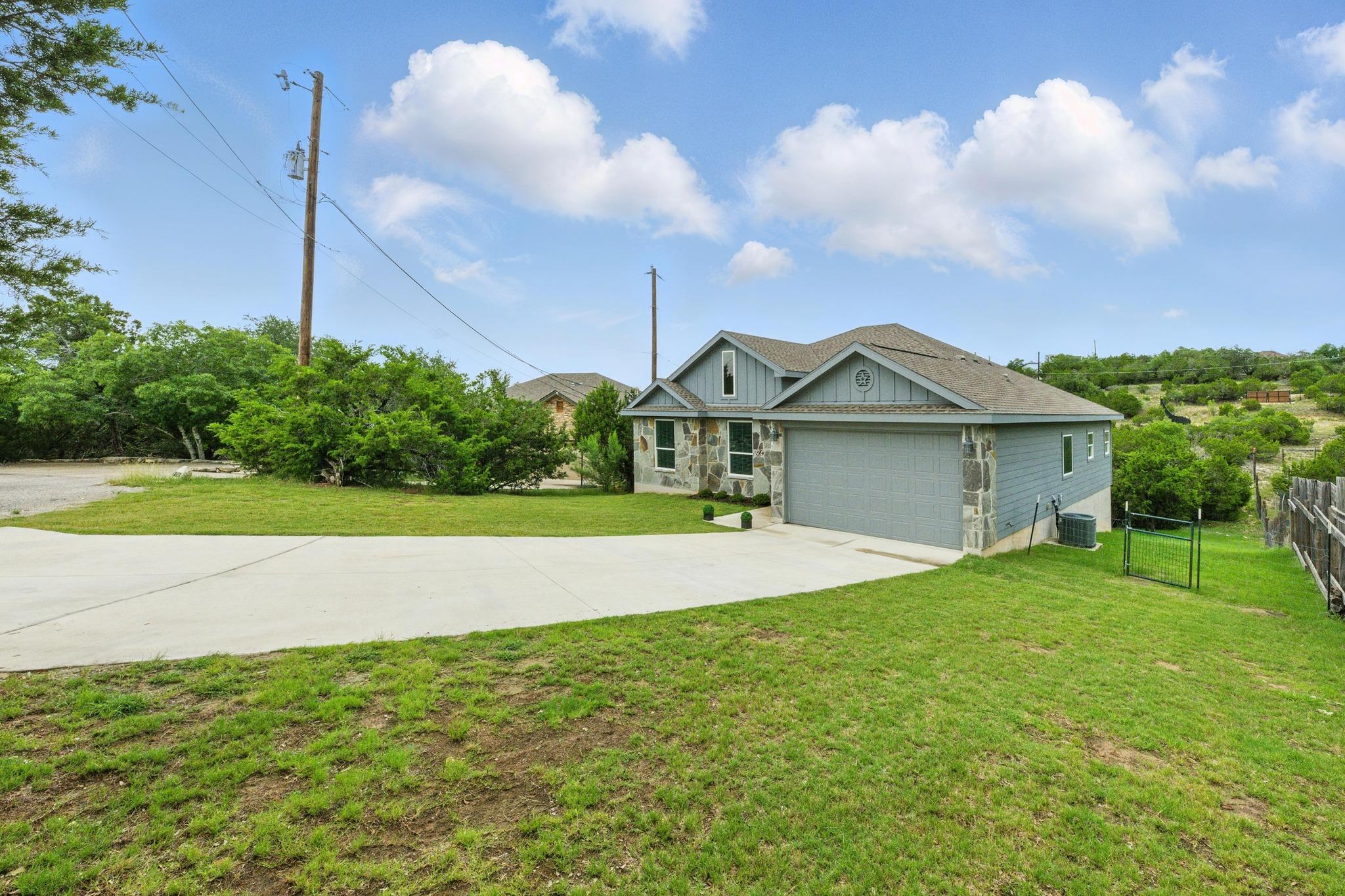 10605 Creekwood Cir, Dripping Springs, TX 78620