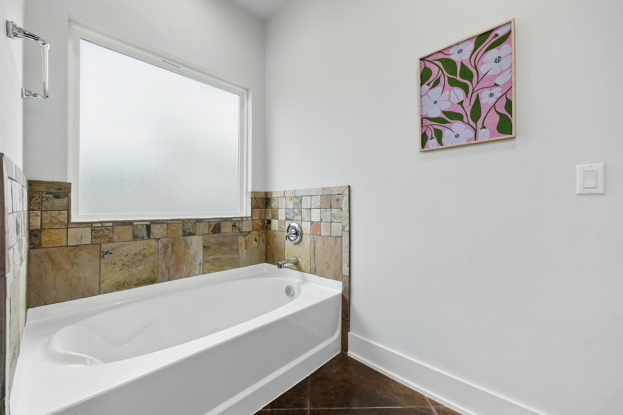 10605 Creekwood Cir, Dripping Springs, TX 78620